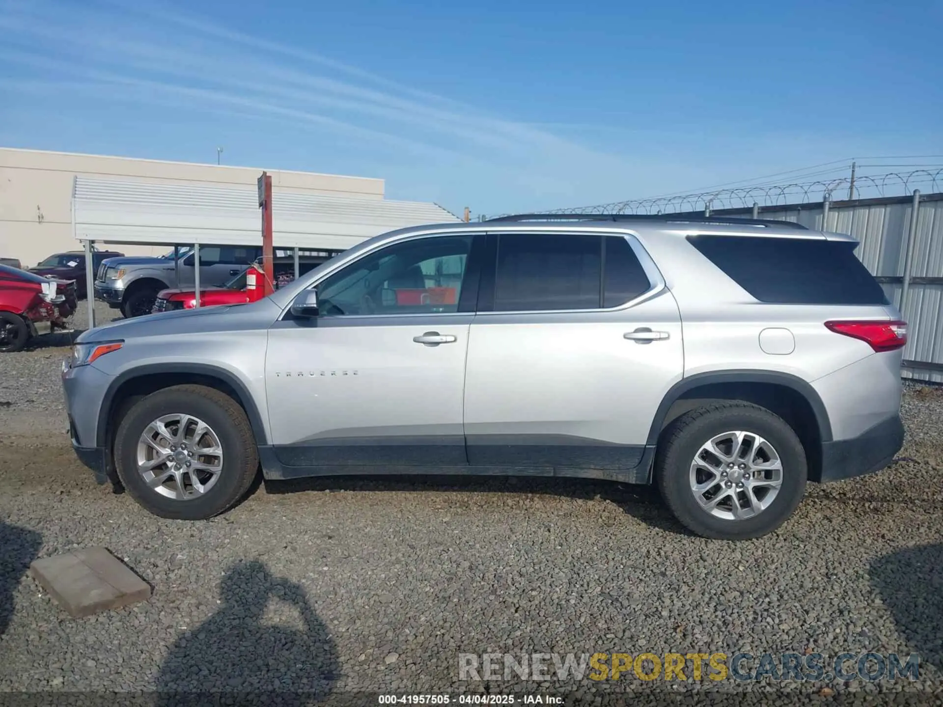 14 fotografías del automóvil dañado 1GNERGKW6KJ172799 CHEVROLET TRAVERSE 2019