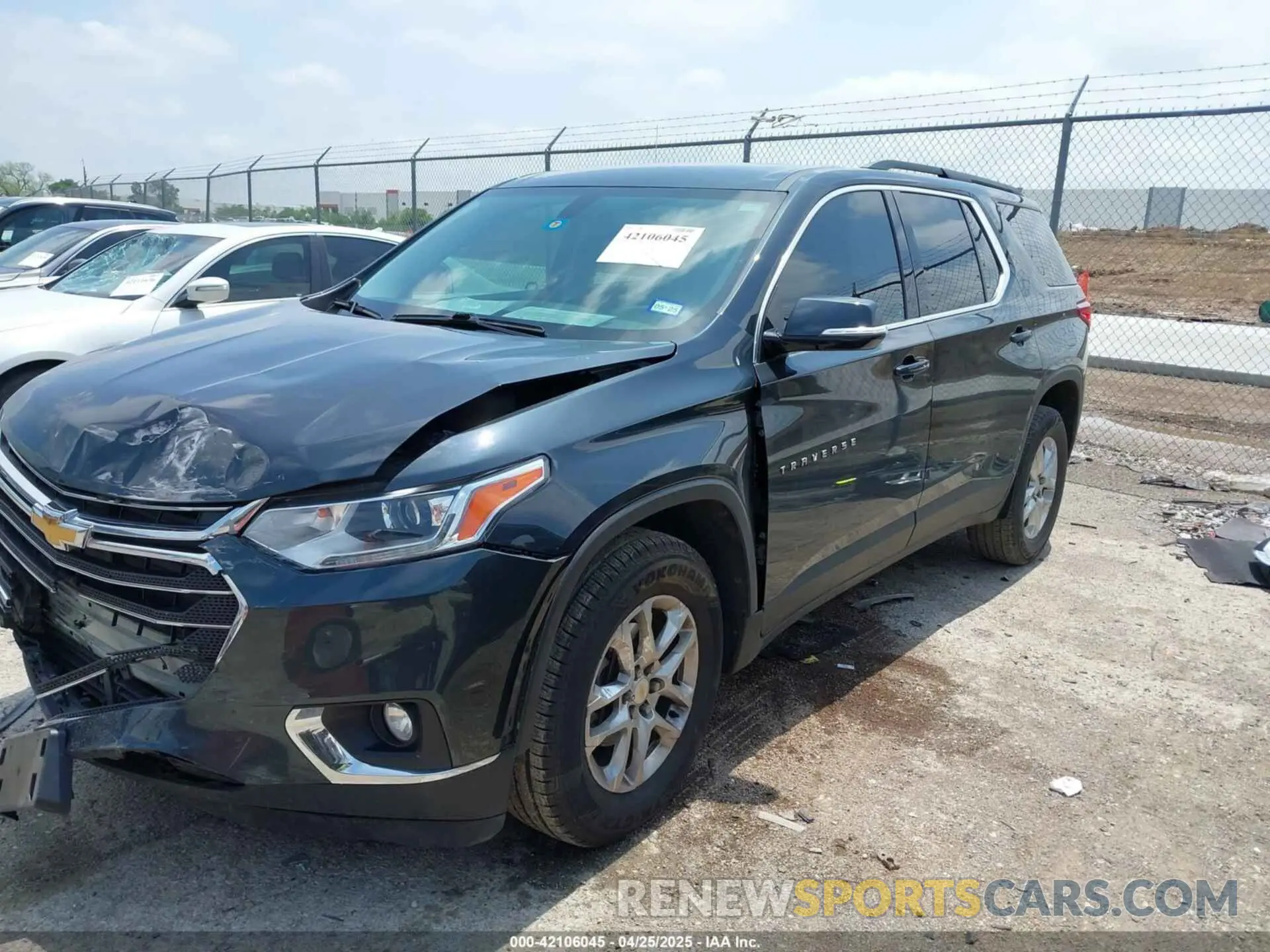 2 fotografías del automóvil dañado 1GNERGKW6KJ286088 CHEVROLET TRAVERSE 2019