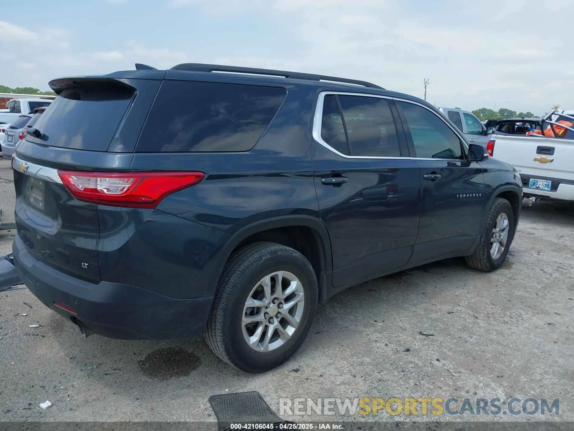 4 fotografías del automóvil dañado 1GNERGKW6KJ286088 CHEVROLET TRAVERSE 2019