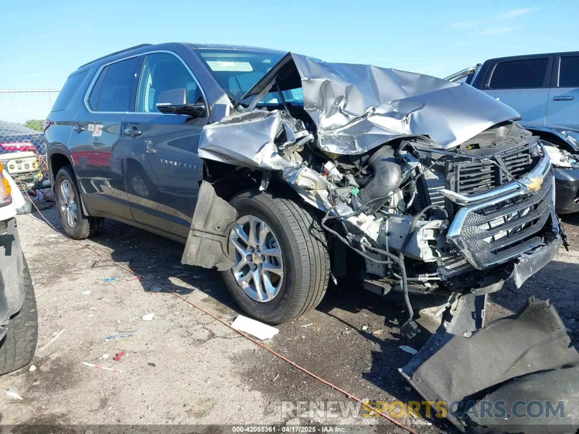 1 fotografías del automóvil dañado 1GNERGKW8KJ139433 CHEVROLET TRAVERSE 2019