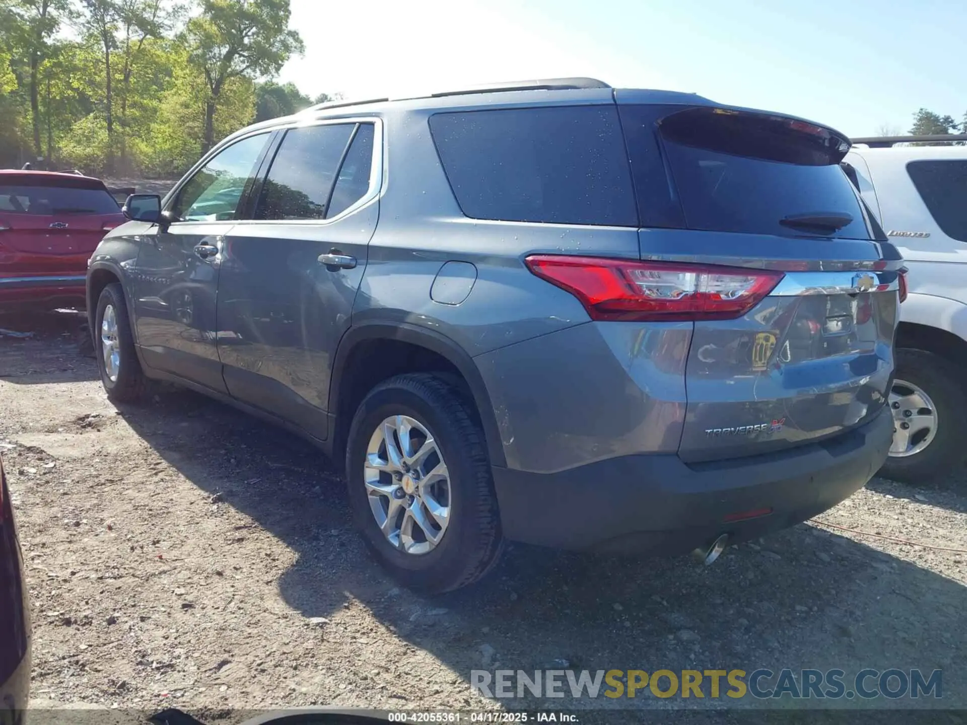 3 fotografías del automóvil dañado 1GNERGKW8KJ139433 CHEVROLET TRAVERSE 2019