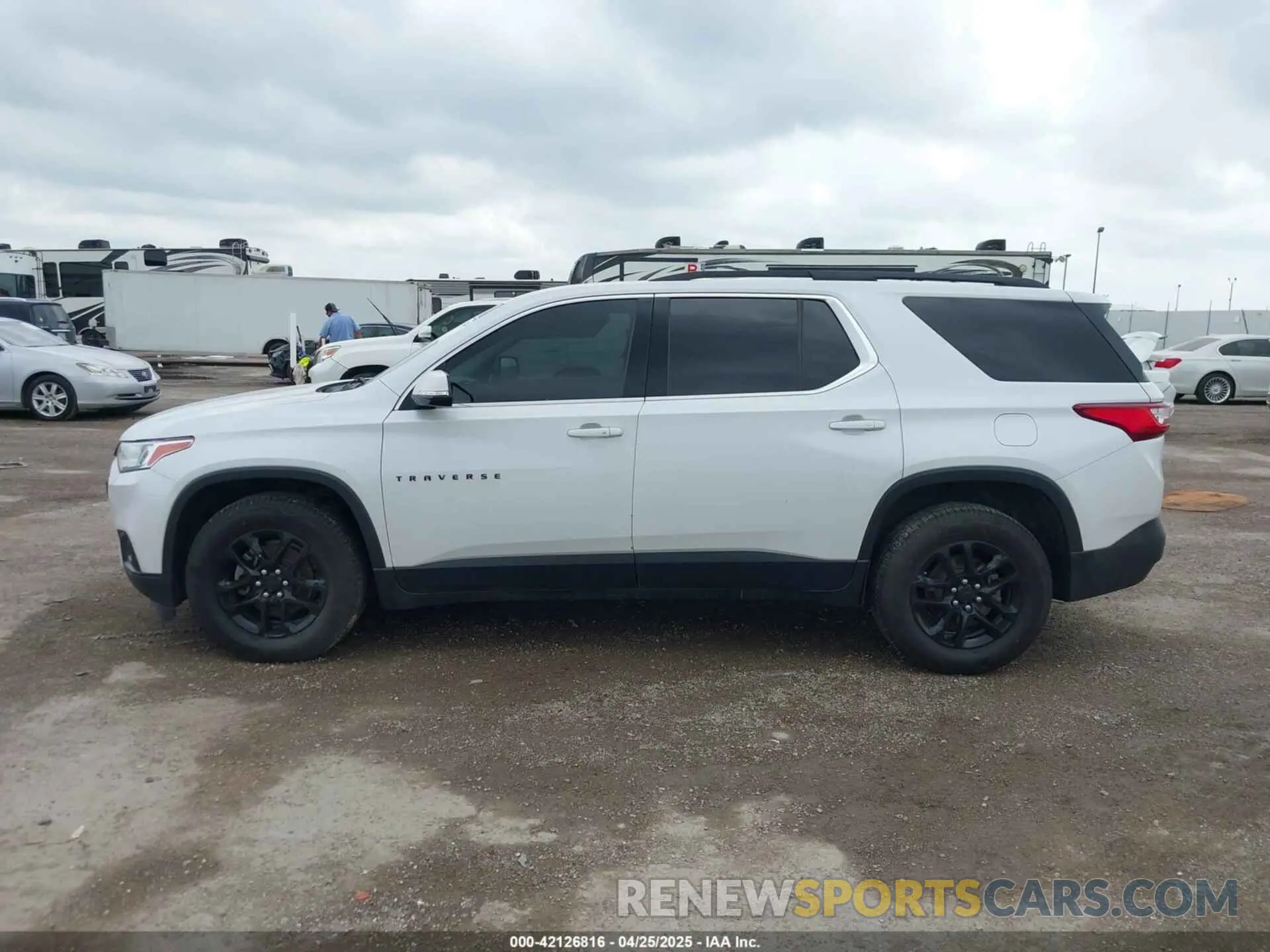 14 fotografías del automóvil dañado 1GNERGKW8KJ175042 CHEVROLET TRAVERSE 2019