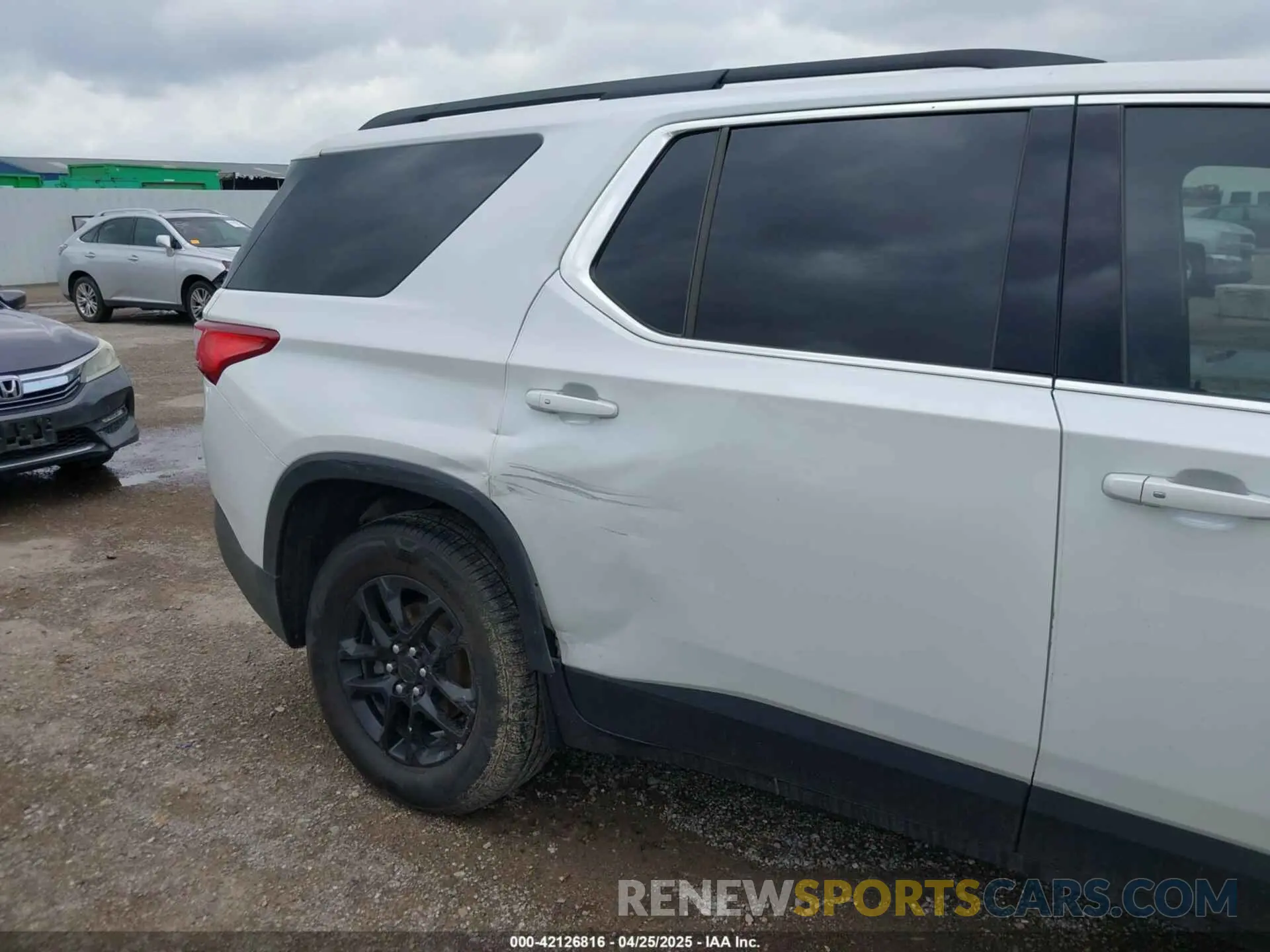 6 fotografías del automóvil dañado 1GNERGKW8KJ175042 CHEVROLET TRAVERSE 2019