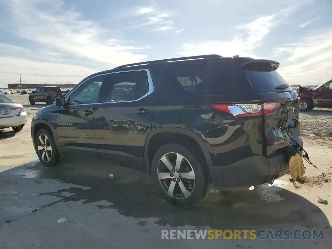 2 fotografías del automóvil dañado 1GNERHKW0KJ273813 CHEVROLET TRAVERSE 2019