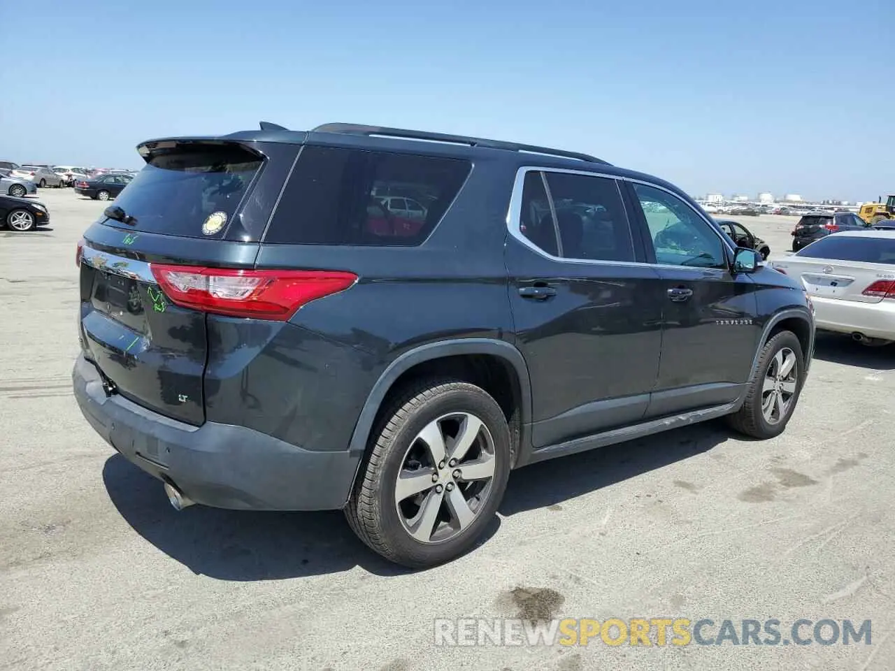 3 fotografías del automóvil dañado 1GNERHKW2KJ162552 CHEVROLET TRAVERSE 2019