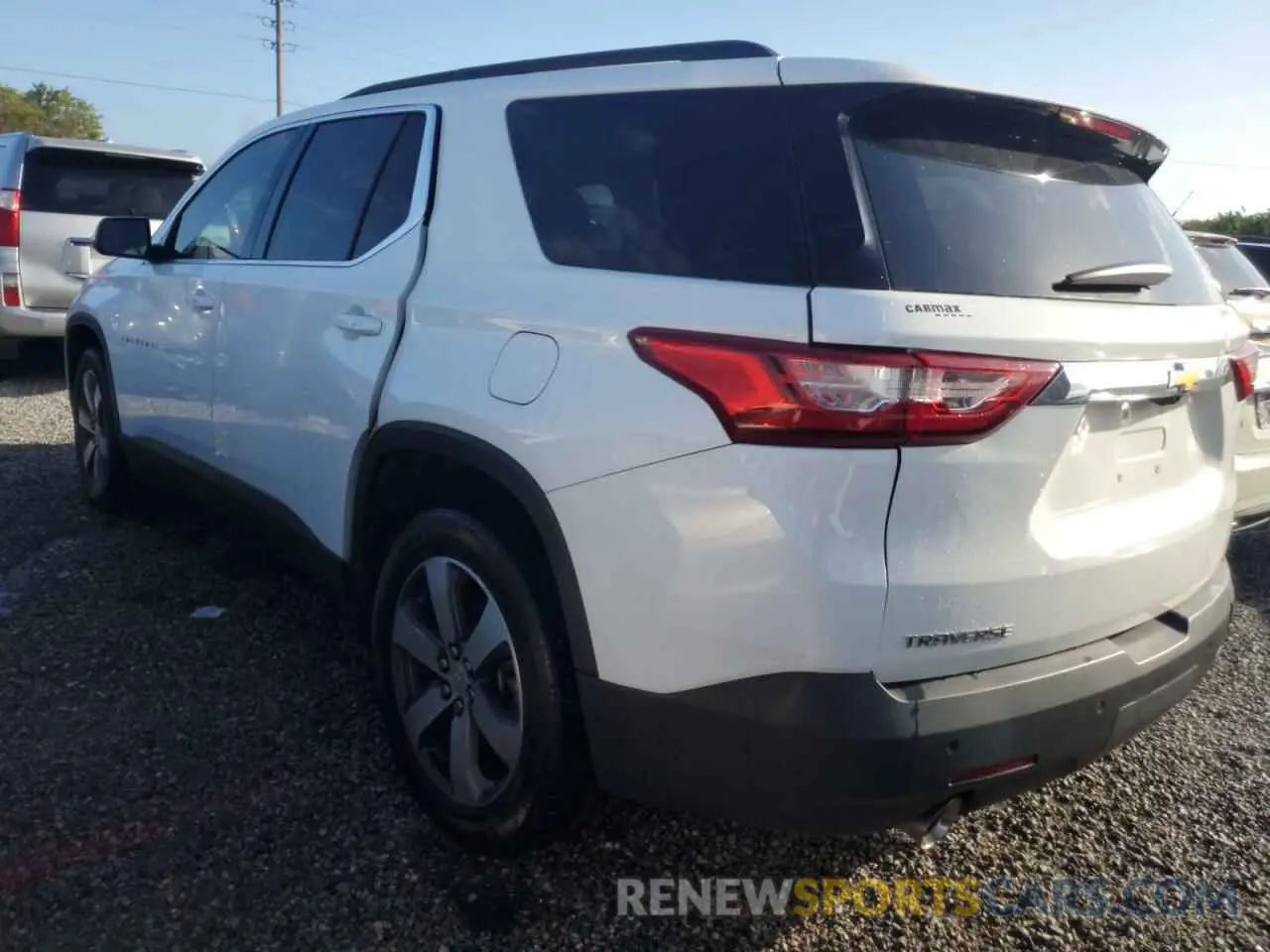2 fotografías del automóvil dañado 1GNERHKW5KJ319328 CHEVROLET TRAVERSE 2019
