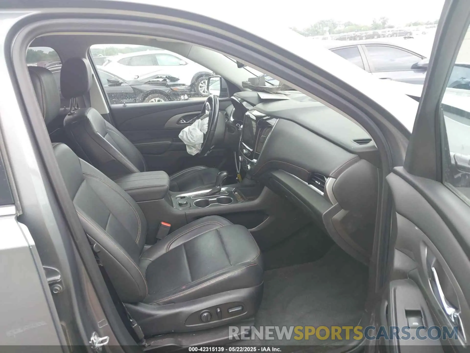 5 fotografías del automóvil dañado 1GNERHKW7KJ289460 CHEVROLET TRAVERSE 2019