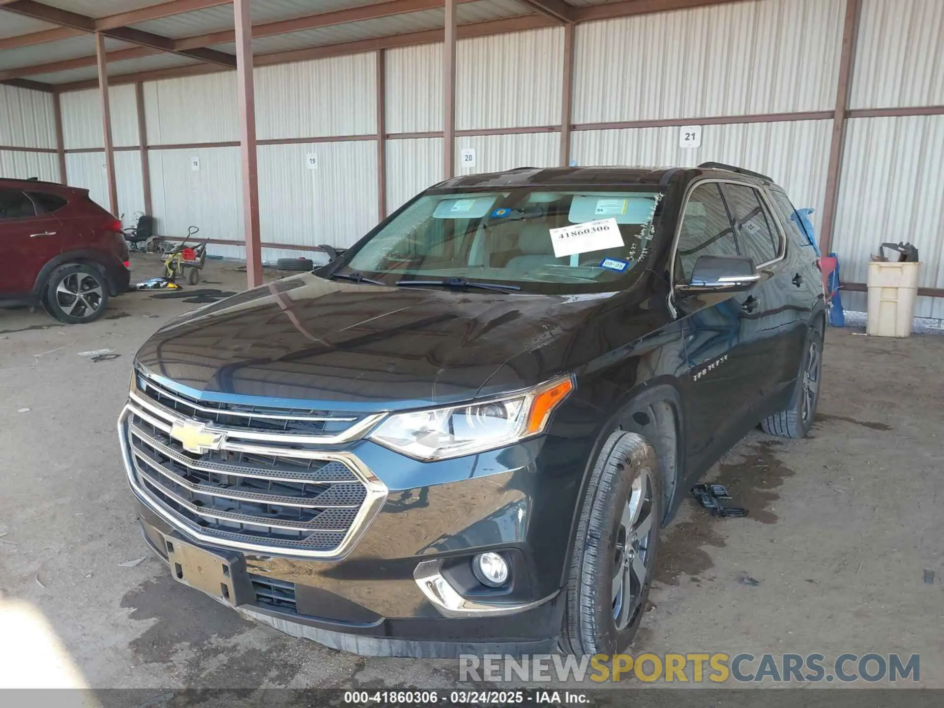 2 fotografías del automóvil dañado 1GNERHKW8KJ196799 CHEVROLET TRAVERSE 2019