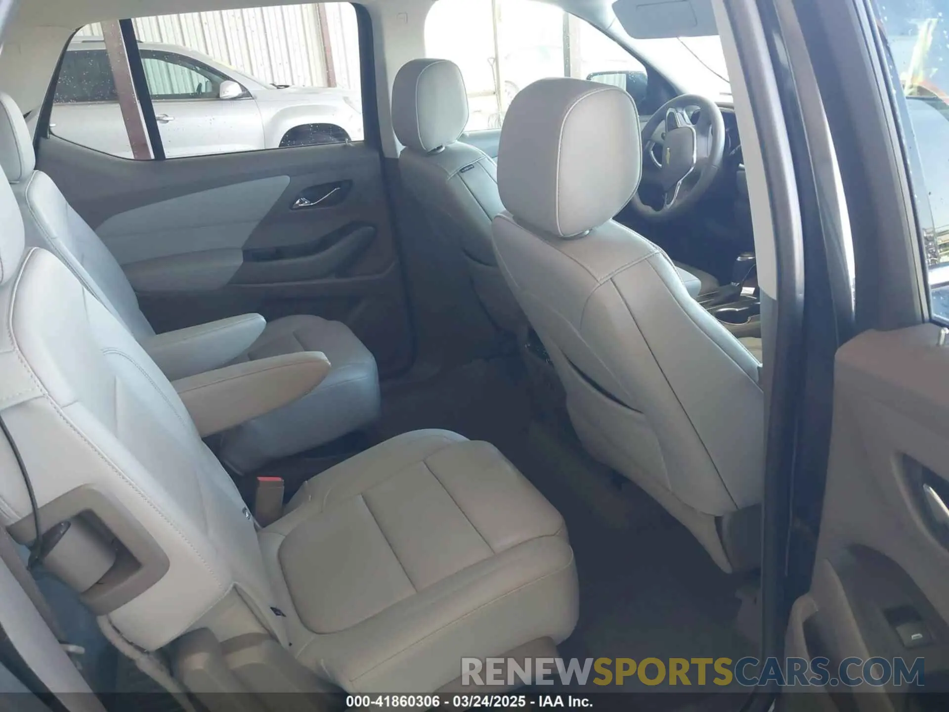 8 fotografías del automóvil dañado 1GNERHKW8KJ196799 CHEVROLET TRAVERSE 2019