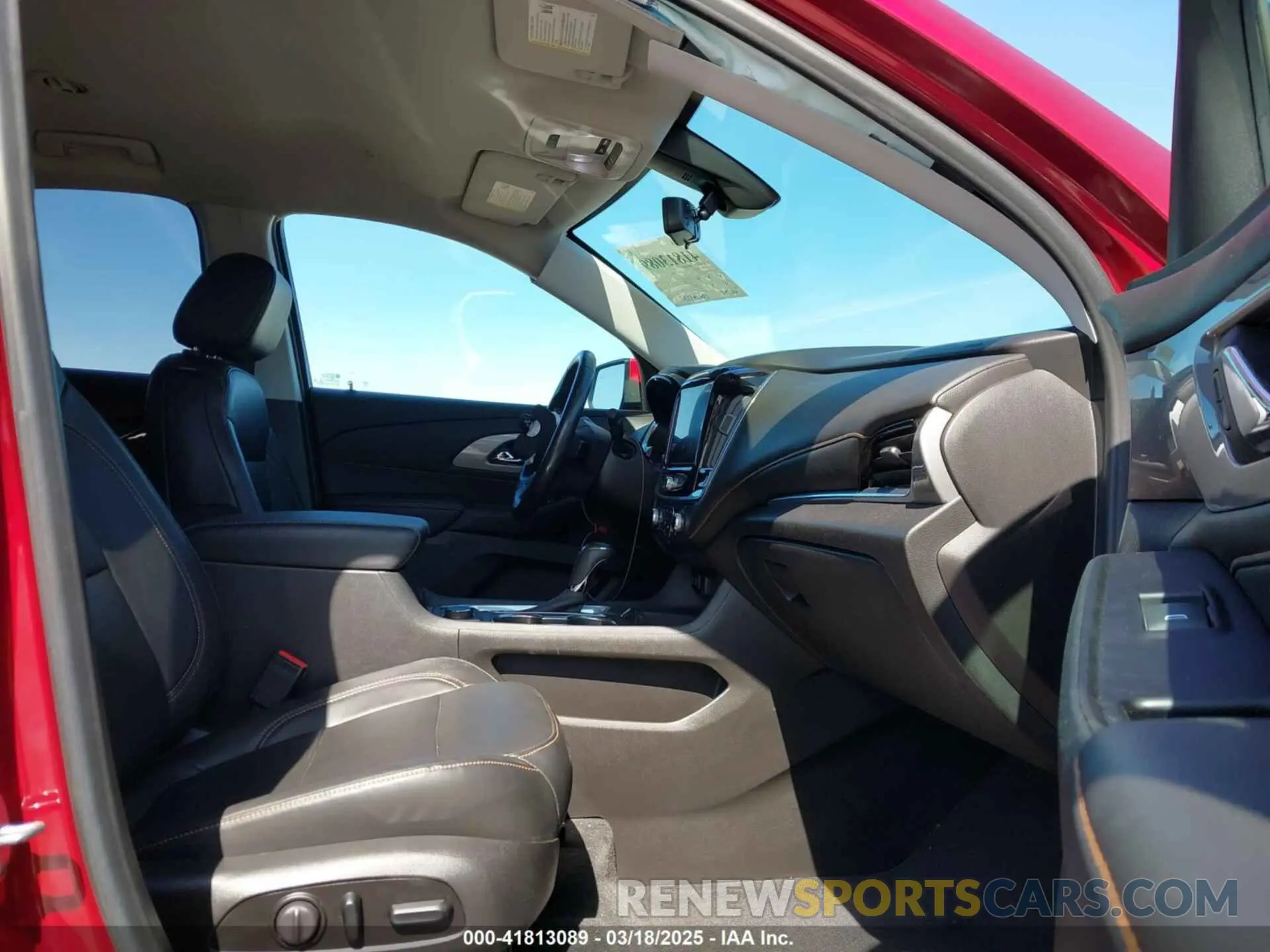5 fotografías del automóvil dañado 1GNERJKW7KJ297338 CHEVROLET TRAVERSE 2019