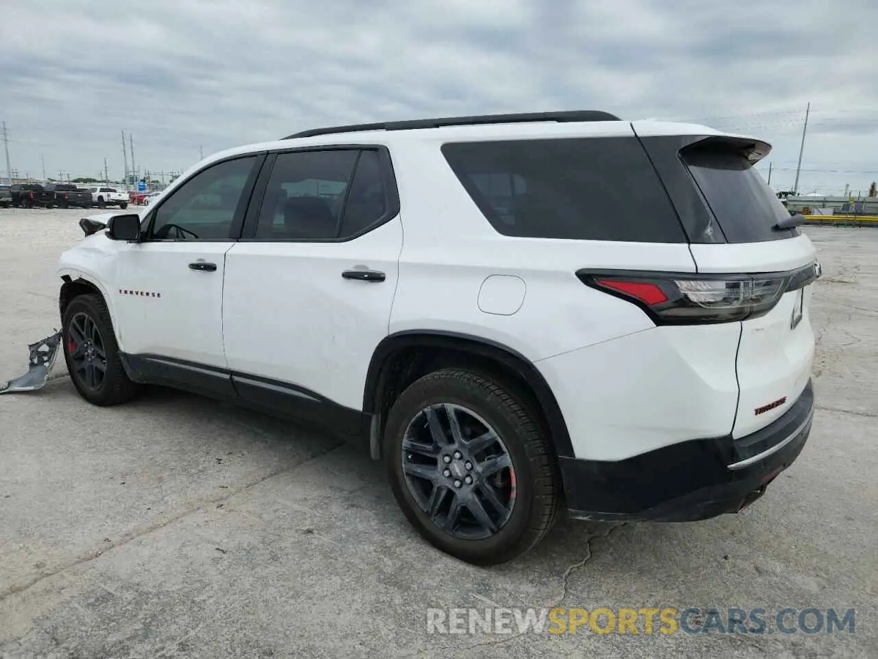 2 fotografías del automóvil dañado 1GNERKKW3KJ316442 CHEVROLET TRAVERSE 2019