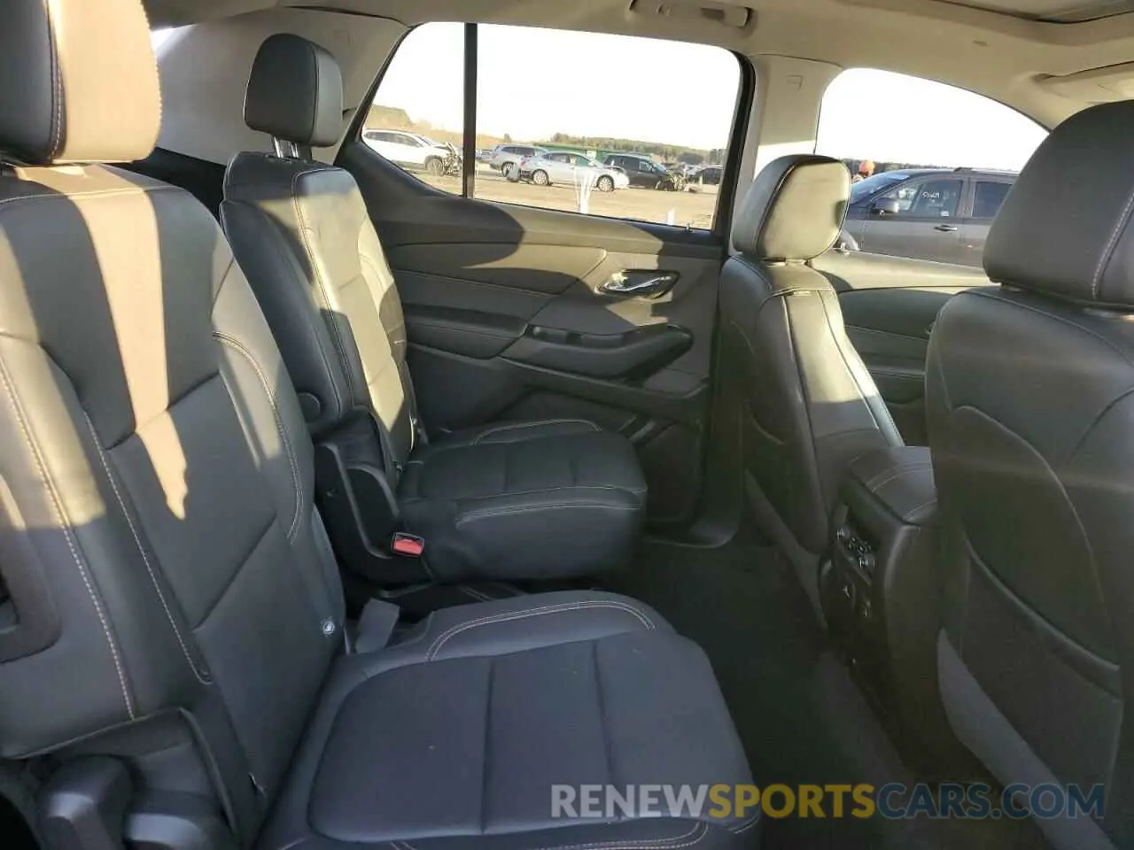 11 fotografías del automóvil dañado 1GNERKKW5KJ249181 CHEVROLET TRAVERSE 2019