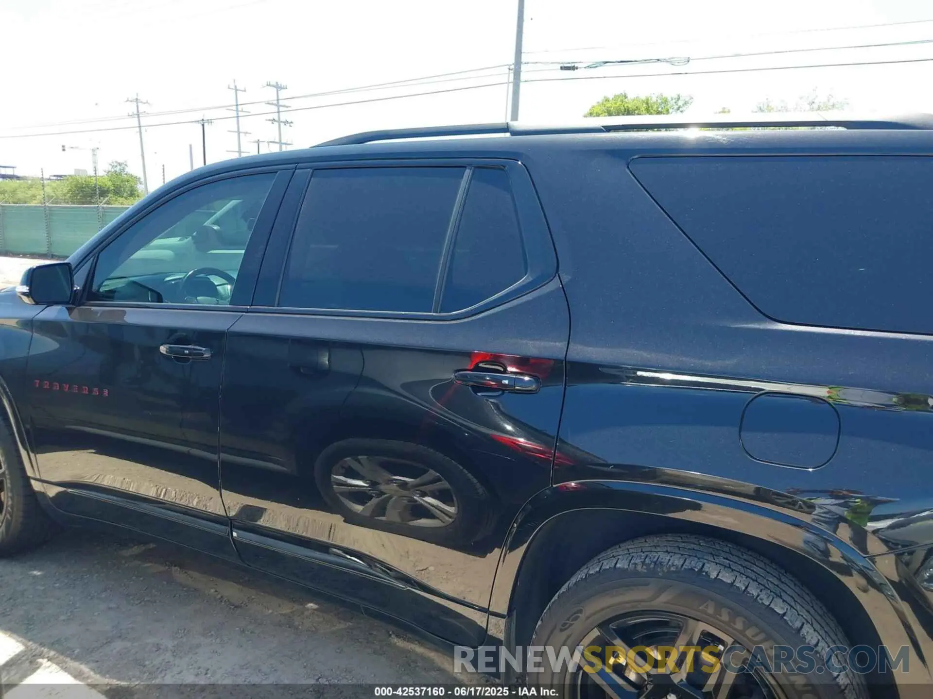 13 fotografías del automóvil dañado 1GNERKKW7KJ137384 CHEVROLET TRAVERSE 2019