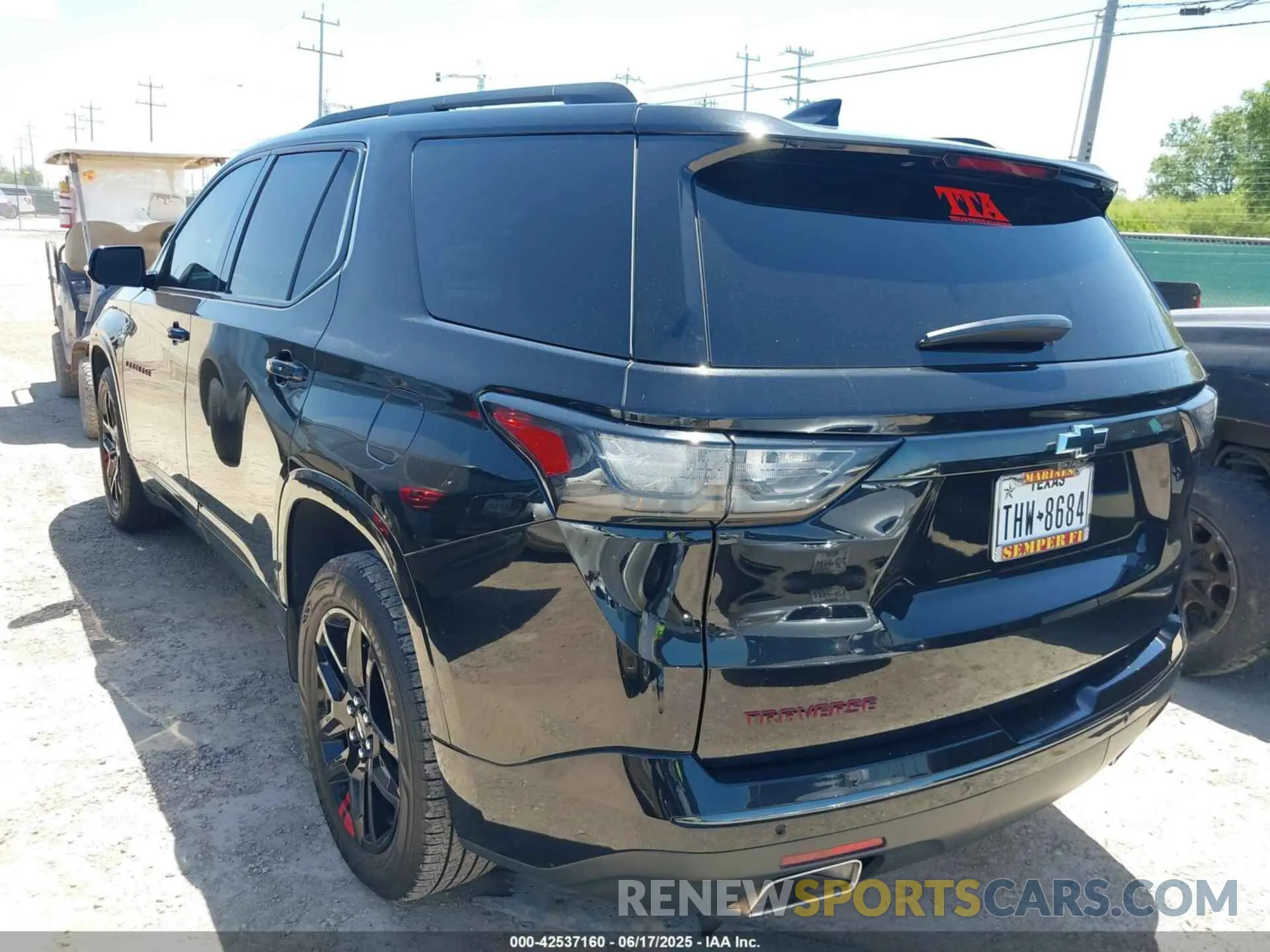 3 fotografías del automóvil dañado 1GNERKKW7KJ137384 CHEVROLET TRAVERSE 2019