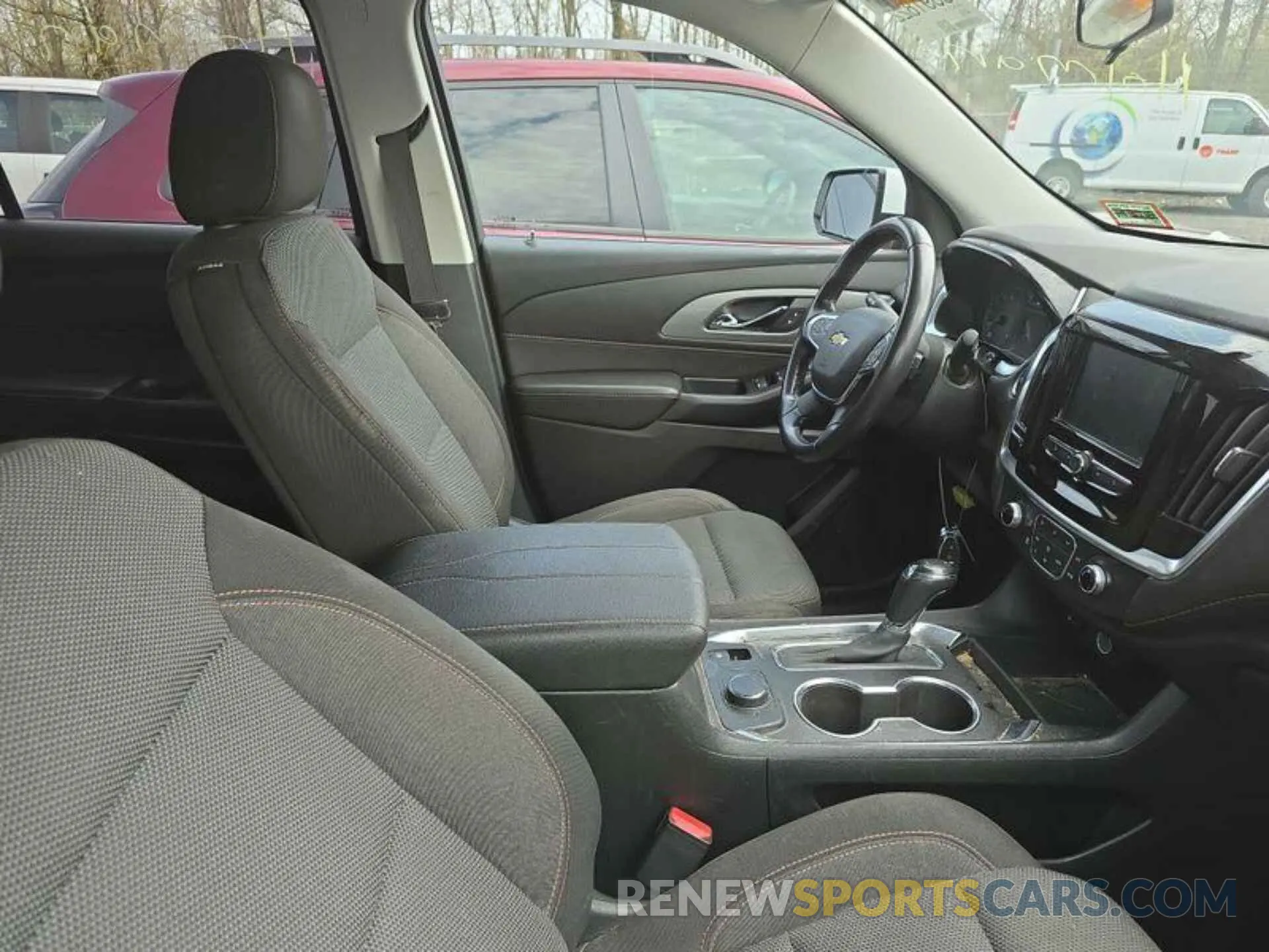 16 fotografías del automóvil dañado 1GNERMKW2KJ218773 CHEVROLET TRAVERSE 2019