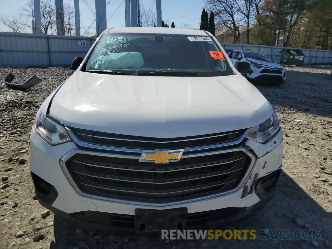5 fotografías del automóvil dañado 1GNEVFKW3KJ251580 CHEVROLET TRAVERSE 2019