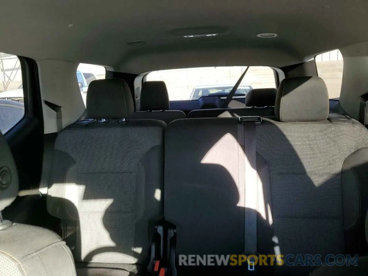 10 fotografías del automóvil dañado 1GNEVFKW3KJ279654 CHEVROLET TRAVERSE 2019