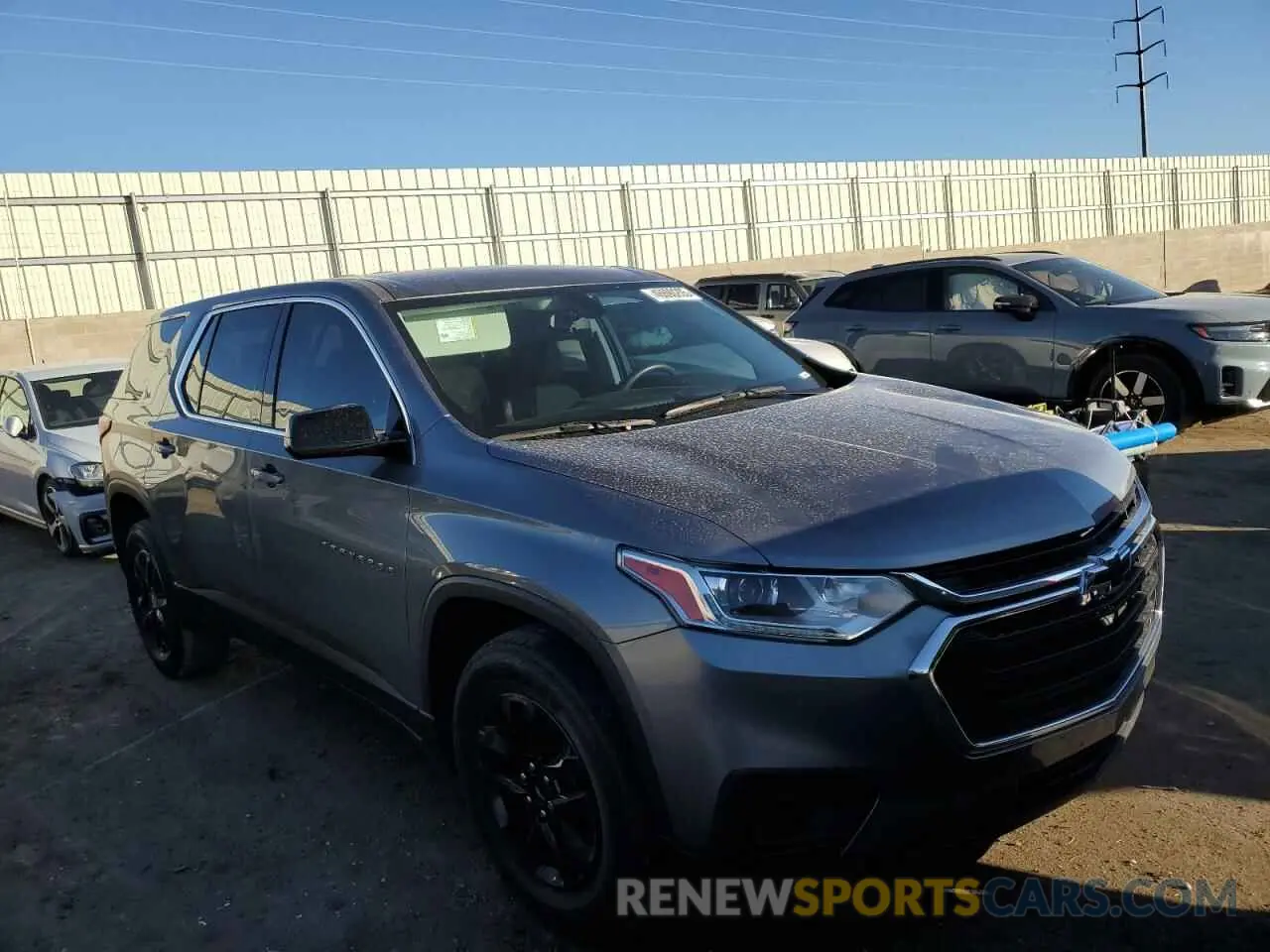 4 fotografías del automóvil dañado 1GNEVFKW3KJ279654 CHEVROLET TRAVERSE 2019