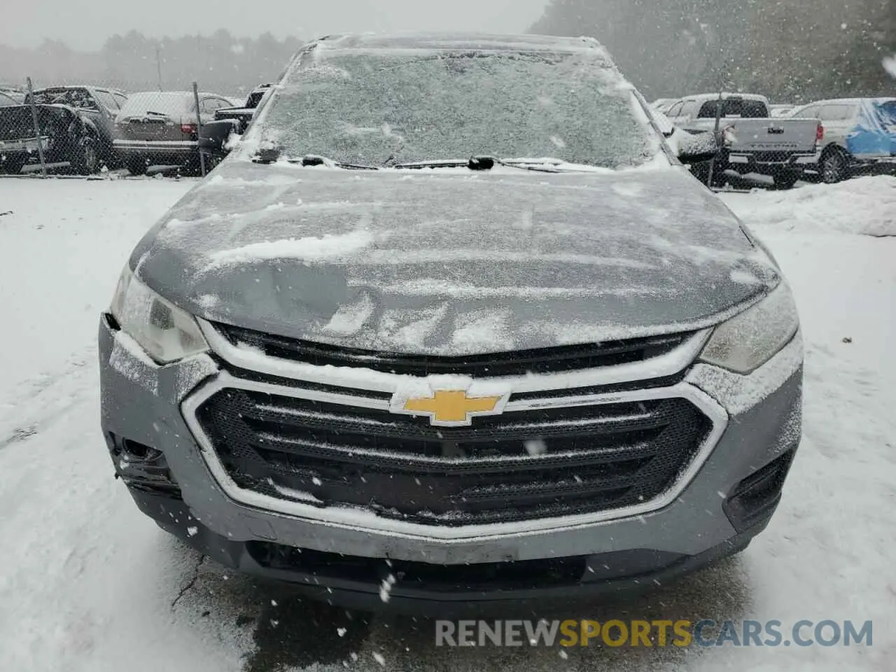 5 fotografías del automóvil dañado 1GNEVFKW4KJ101185 CHEVROLET TRAVERSE 2019