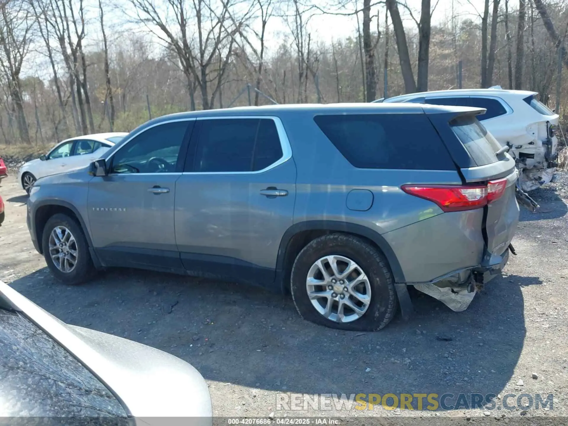 14 fotografías del automóvil dañado 1GNEVFKW4KJ214344 CHEVROLET TRAVERSE 2019