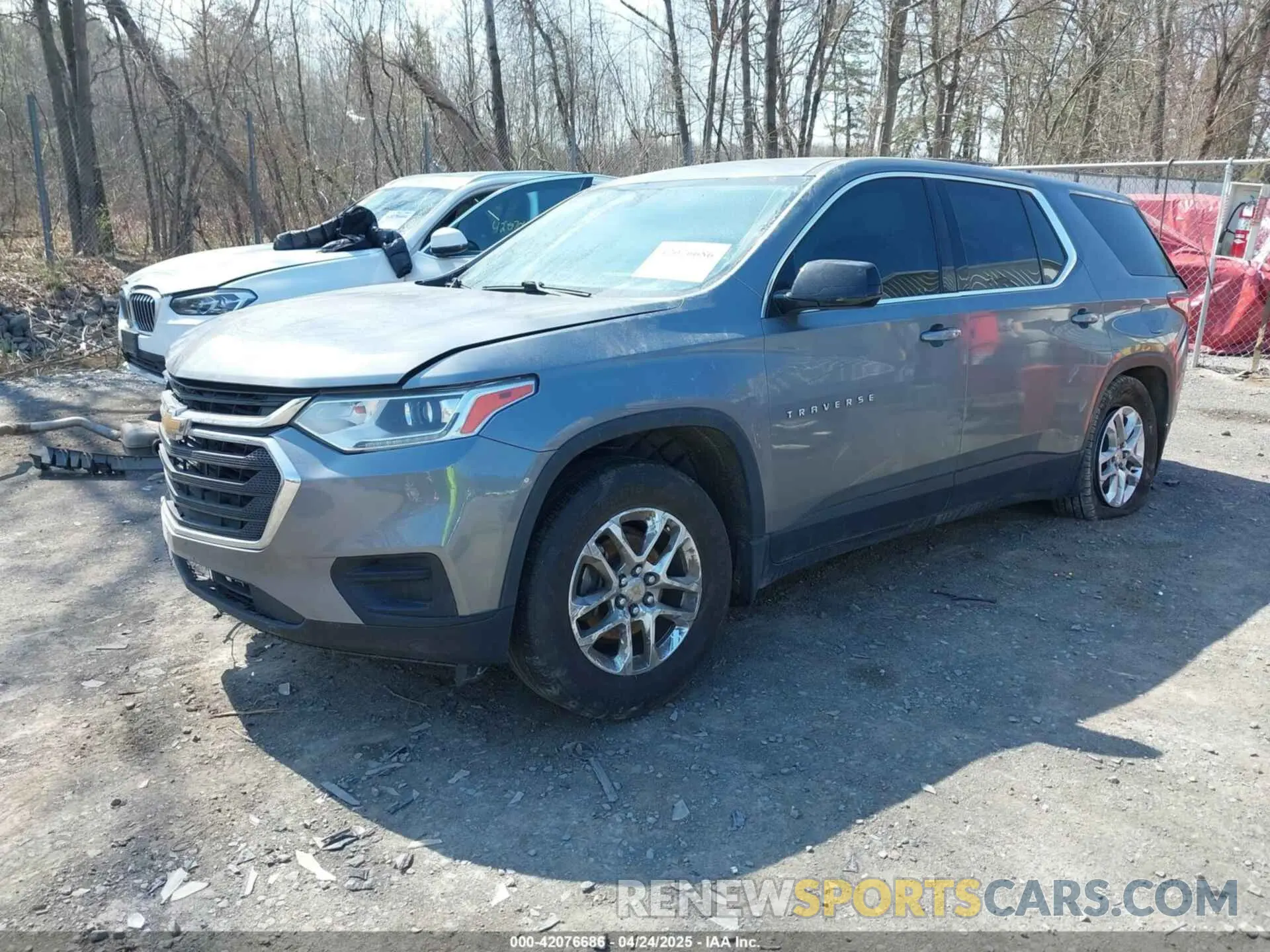 2 fotografías del automóvil dañado 1GNEVFKW4KJ214344 CHEVROLET TRAVERSE 2019