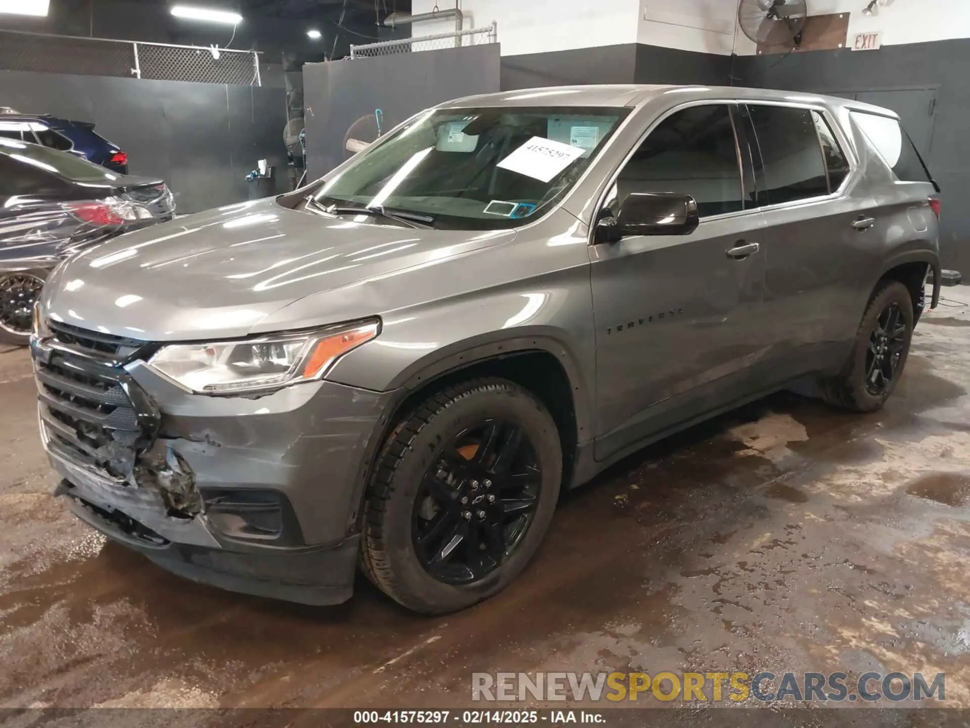 2 fotografías del automóvil dañado 1GNEVFKW7KJ244115 CHEVROLET TRAVERSE 2019