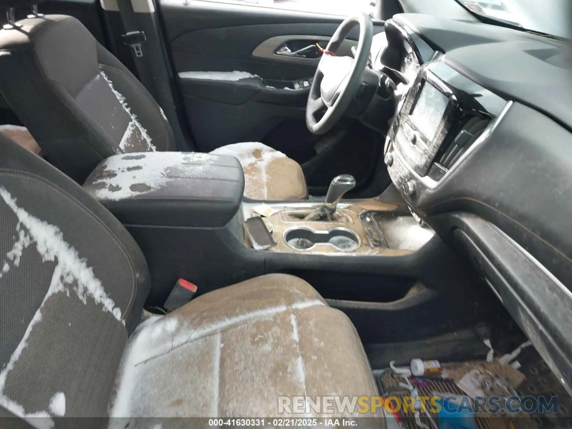 5 fotografías del automóvil dañado 1GNEVFKWXKJ278694 CHEVROLET TRAVERSE 2019