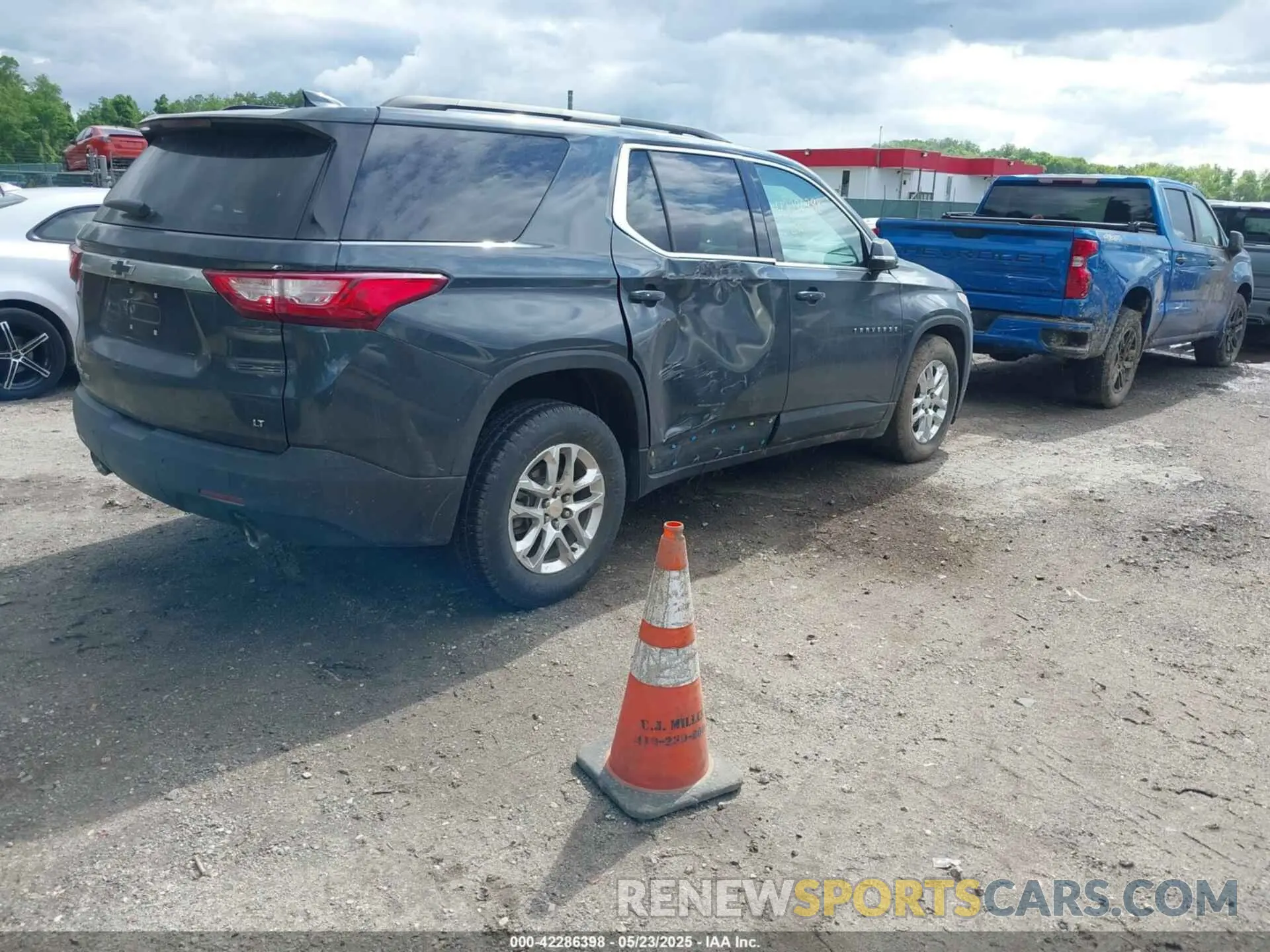 4 fotografías del automóvil dañado 1GNEVGKW0KJ105711 CHEVROLET TRAVERSE 2019