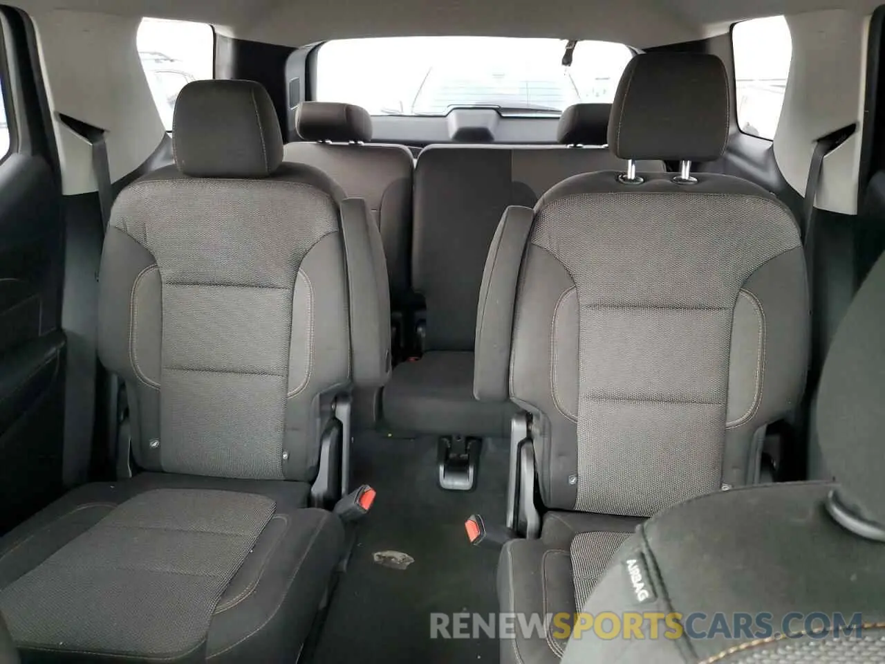 10 fotografías del automóvil dañado 1GNEVGKW1KJ105362 CHEVROLET TRAVERSE 2019