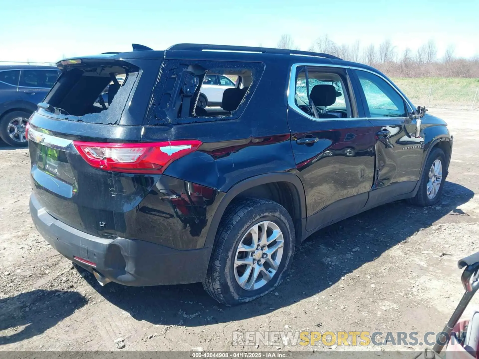 4 fotografías del automóvil dañado 1GNEVGKW1KJ193586 CHEVROLET TRAVERSE 2019