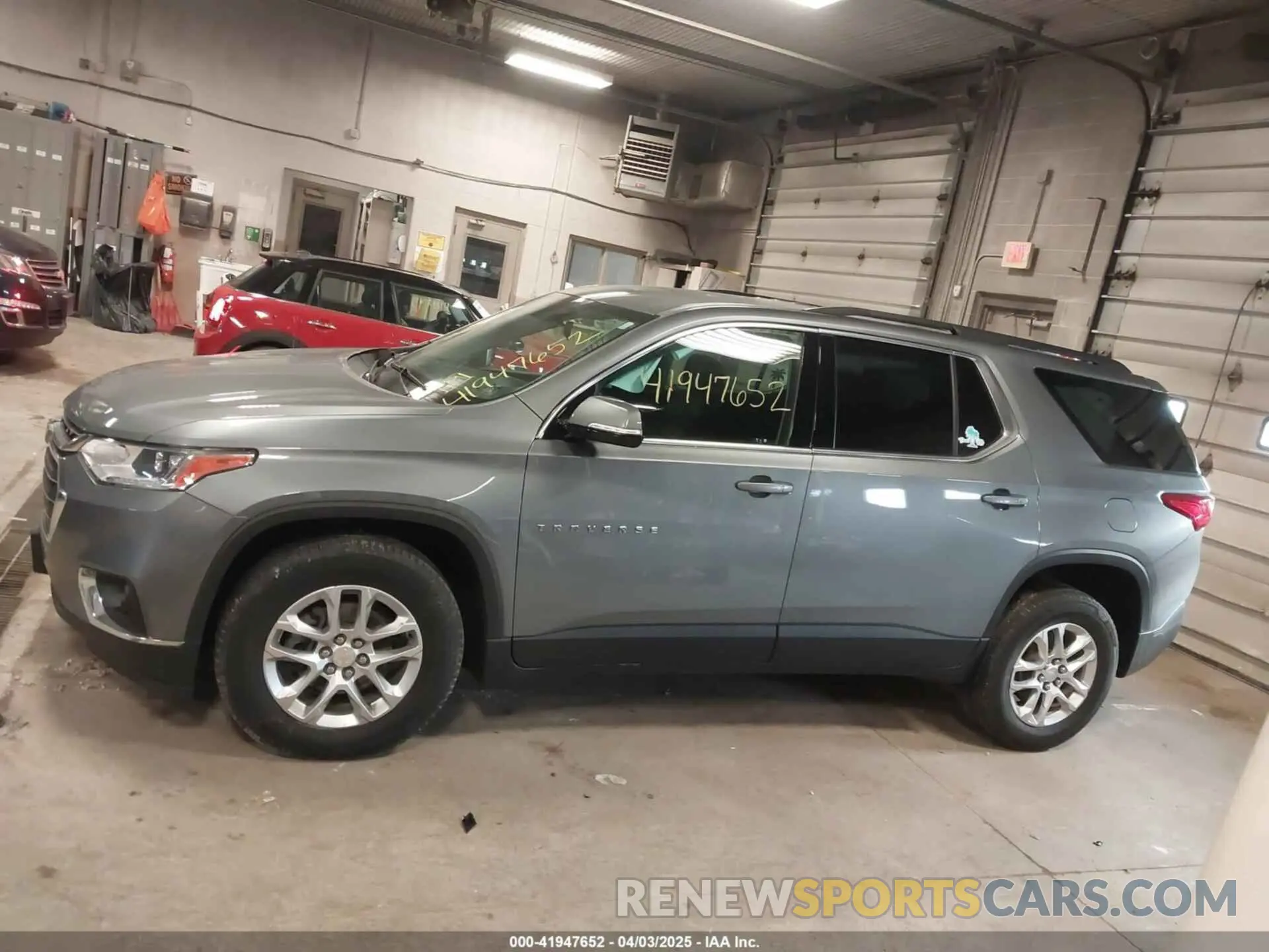 14 fotografías del automóvil dañado 1GNEVGKW1KJ202867 CHEVROLET TRAVERSE 2019