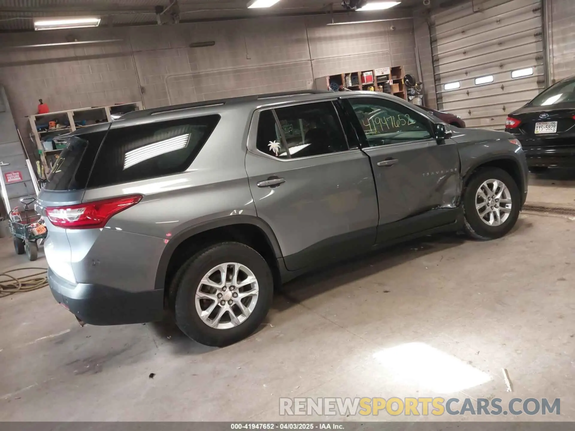 4 fotografías del automóvil dañado 1GNEVGKW1KJ202867 CHEVROLET TRAVERSE 2019