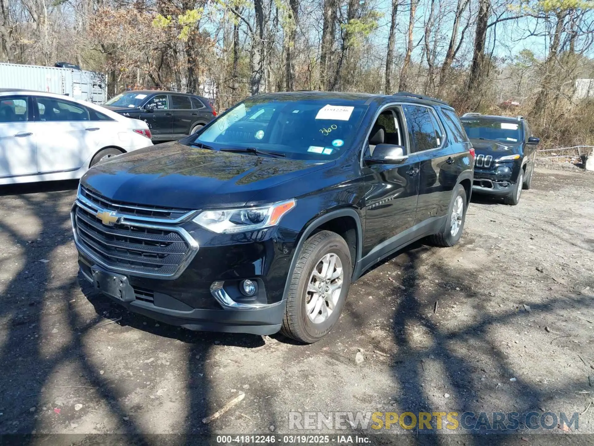 2 fotografías del automóvil dañado 1GNEVGKW3KJ100518 CHEVROLET TRAVERSE 2019