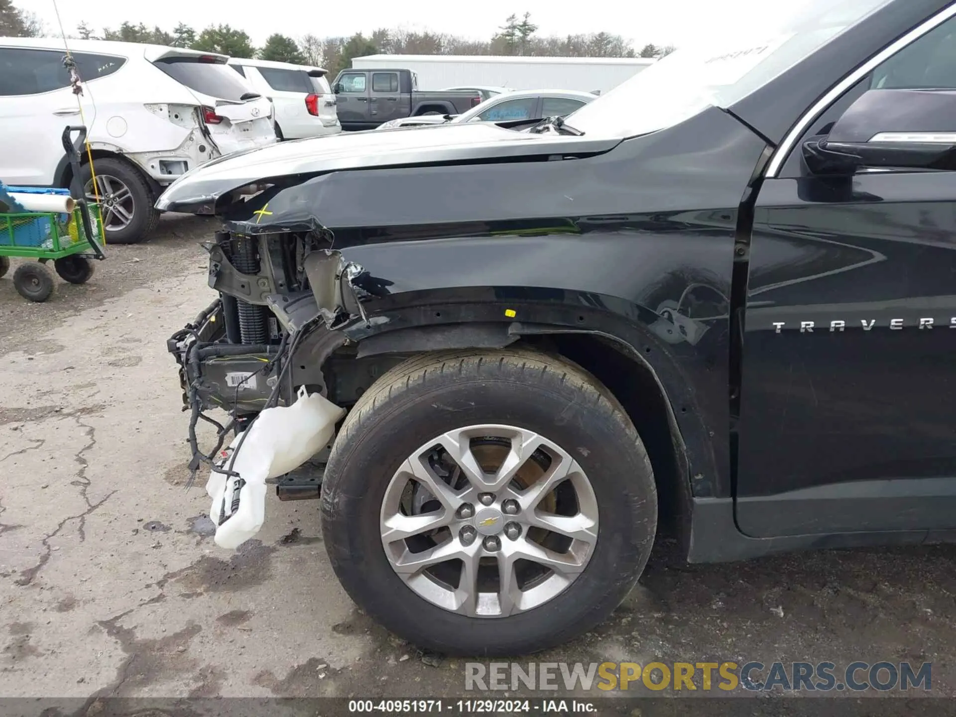 18 fotografías del automóvil dañado 1GNEVGKW3KJ129436 CHEVROLET TRAVERSE 2019