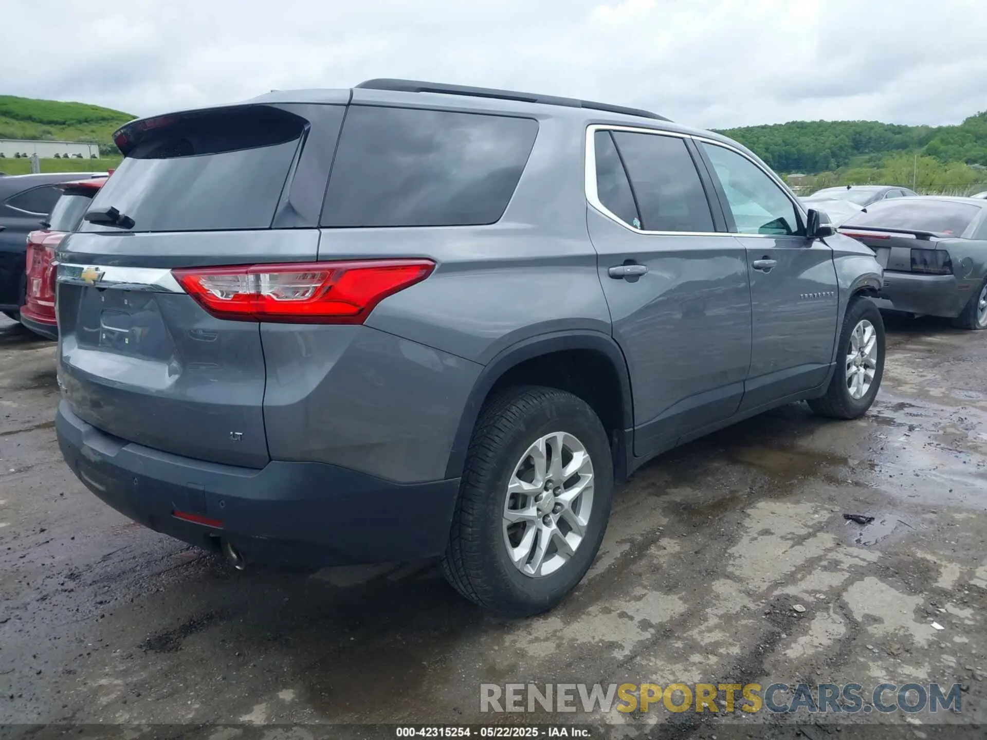4 fotografías del automóvil dañado 1GNEVGKW3KJ283130 CHEVROLET TRAVERSE 2019