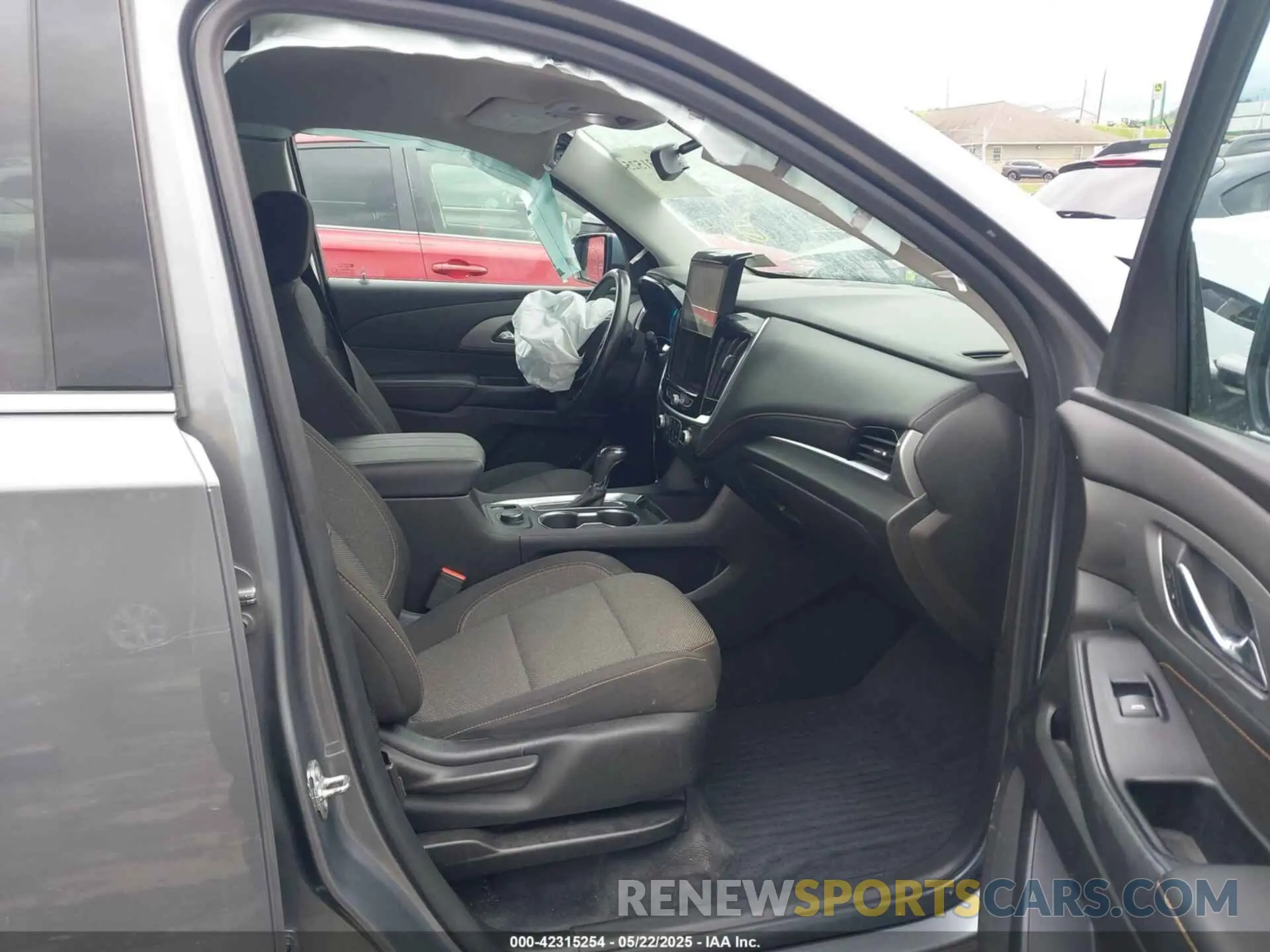 5 fotografías del automóvil dañado 1GNEVGKW3KJ283130 CHEVROLET TRAVERSE 2019