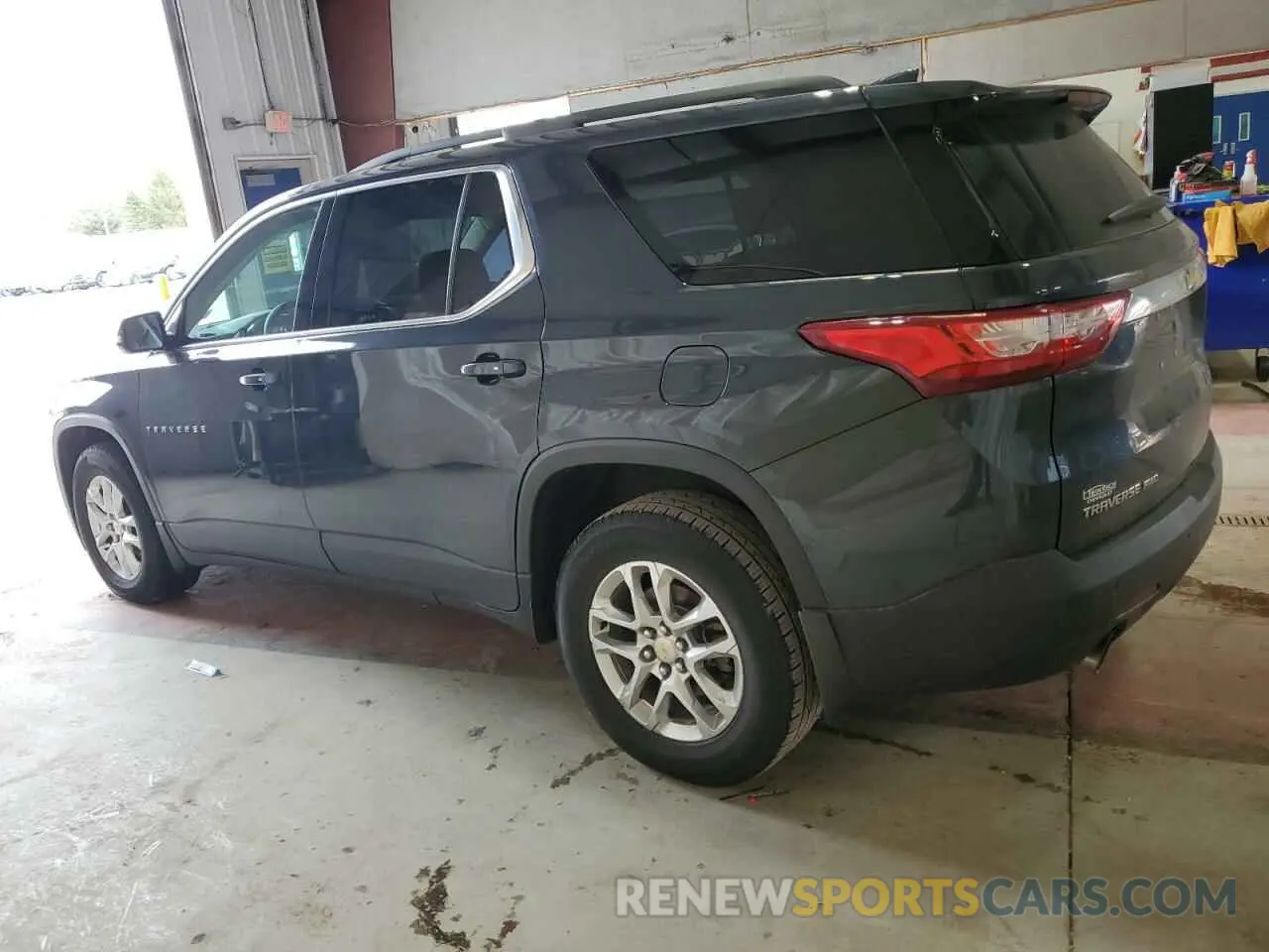 2 fotografías del automóvil dañado 1GNEVGKW4KJ114461 CHEVROLET TRAVERSE 2019