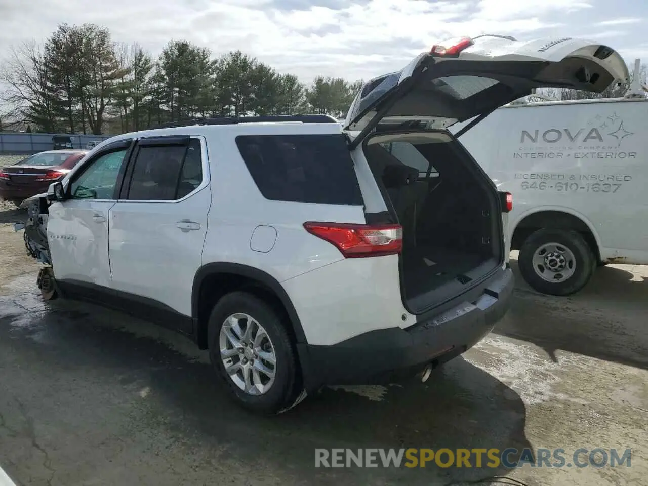 2 fotografías del automóvil dañado 1GNEVGKW7KJ288976 CHEVROLET TRAVERSE 2019