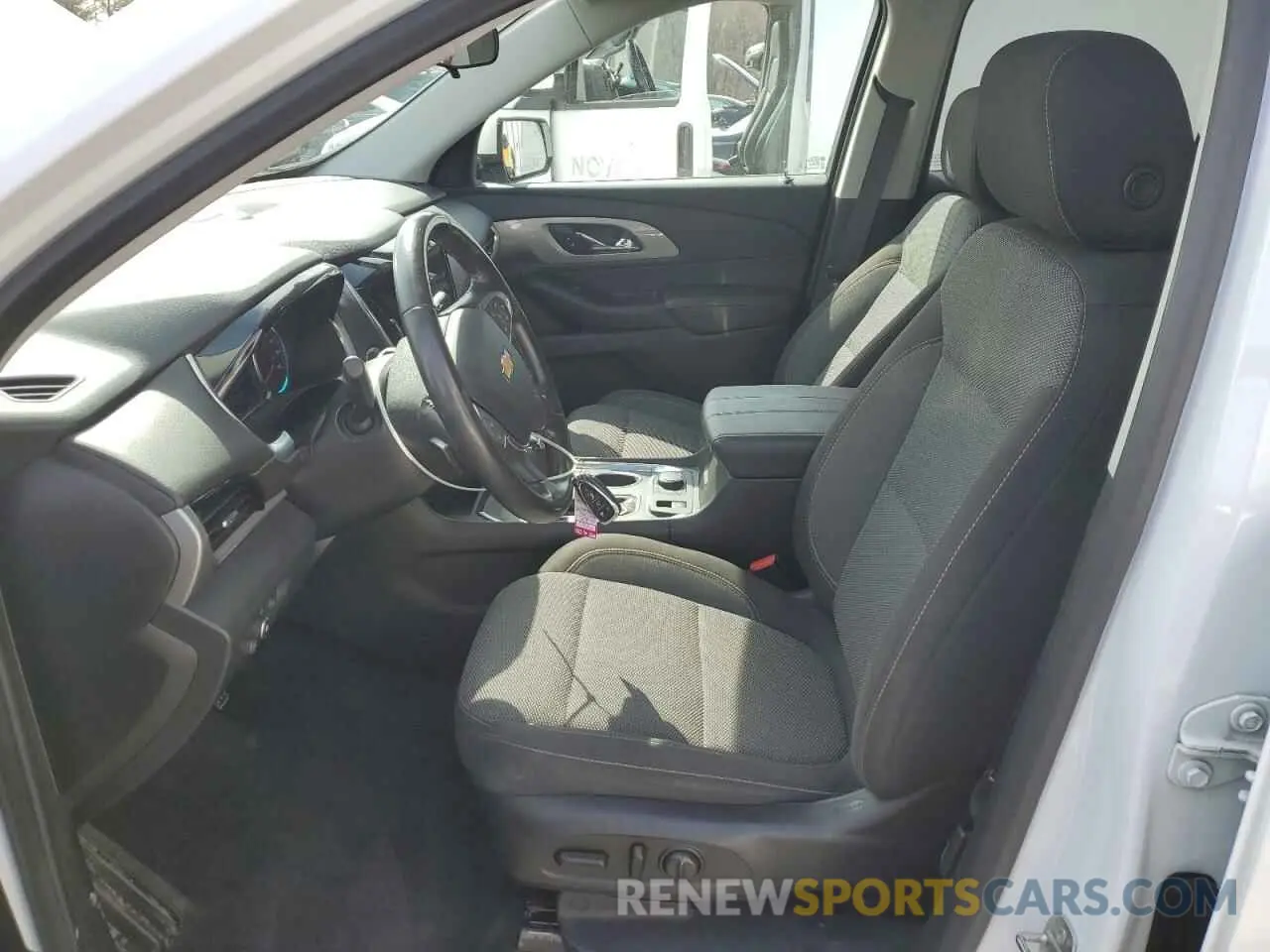 7 fotografías del automóvil dañado 1GNEVGKW7KJ288976 CHEVROLET TRAVERSE 2019