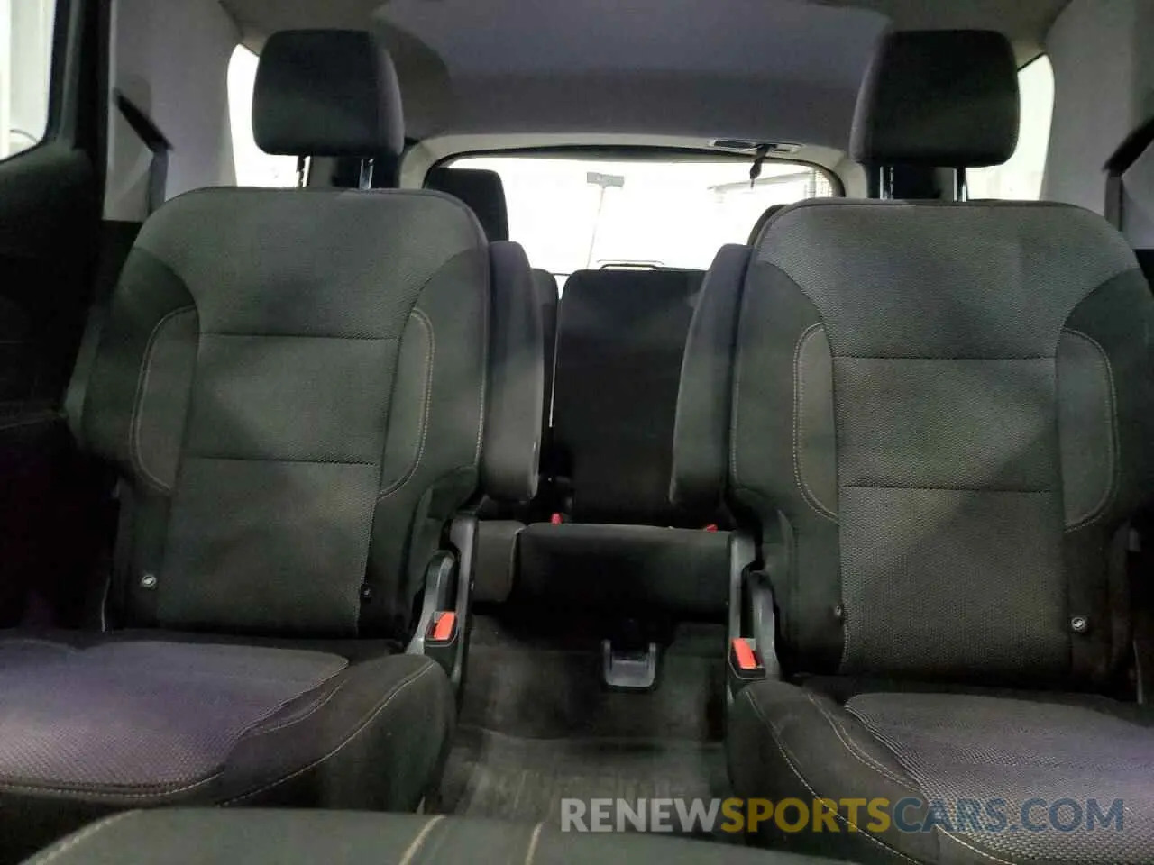 10 fotografías del automóvil dañado 1GNEVGKW9KJ236314 CHEVROLET TRAVERSE 2019