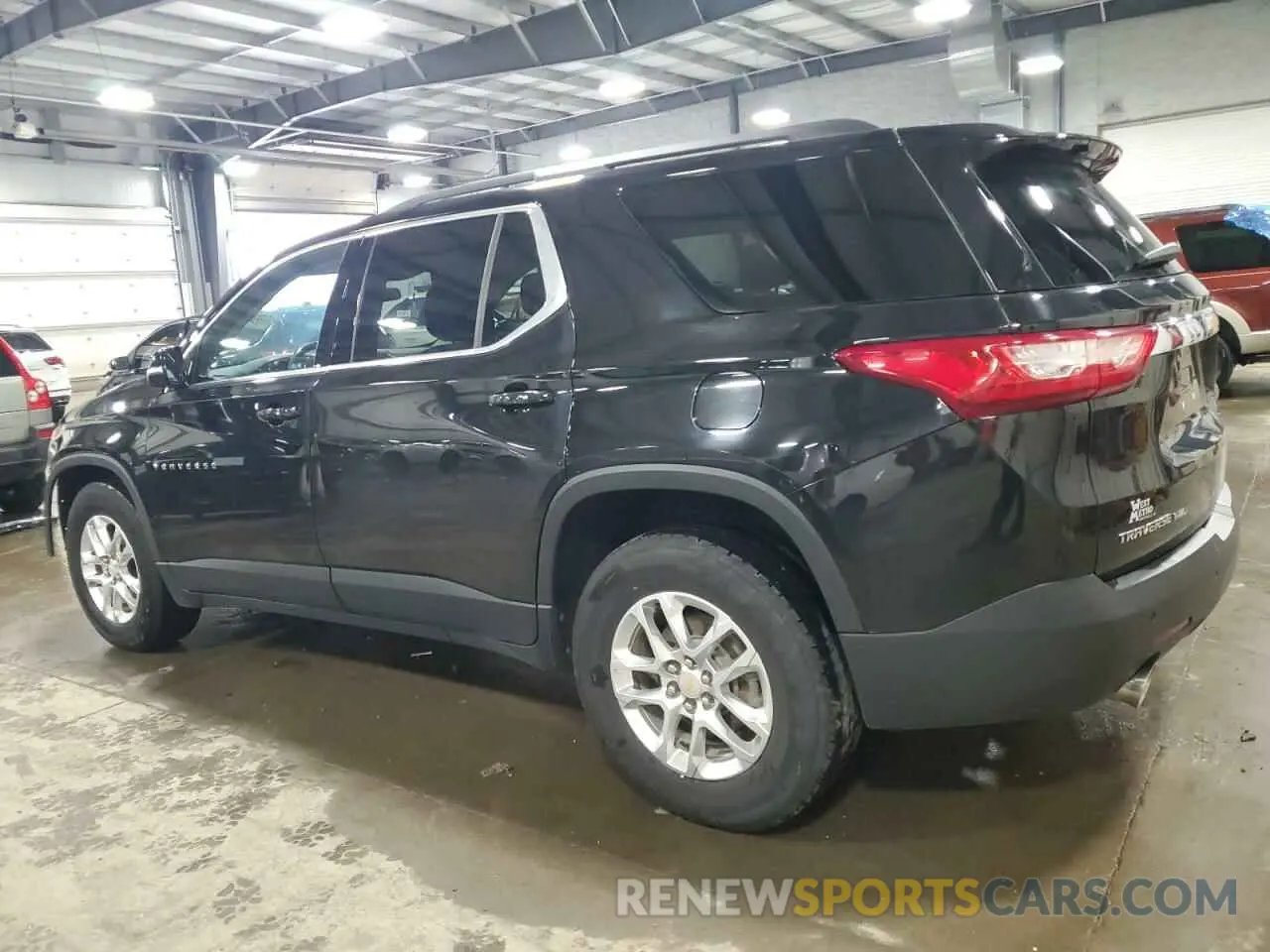 2 fotografías del automóvil dañado 1GNEVGKW9KJ236314 CHEVROLET TRAVERSE 2019