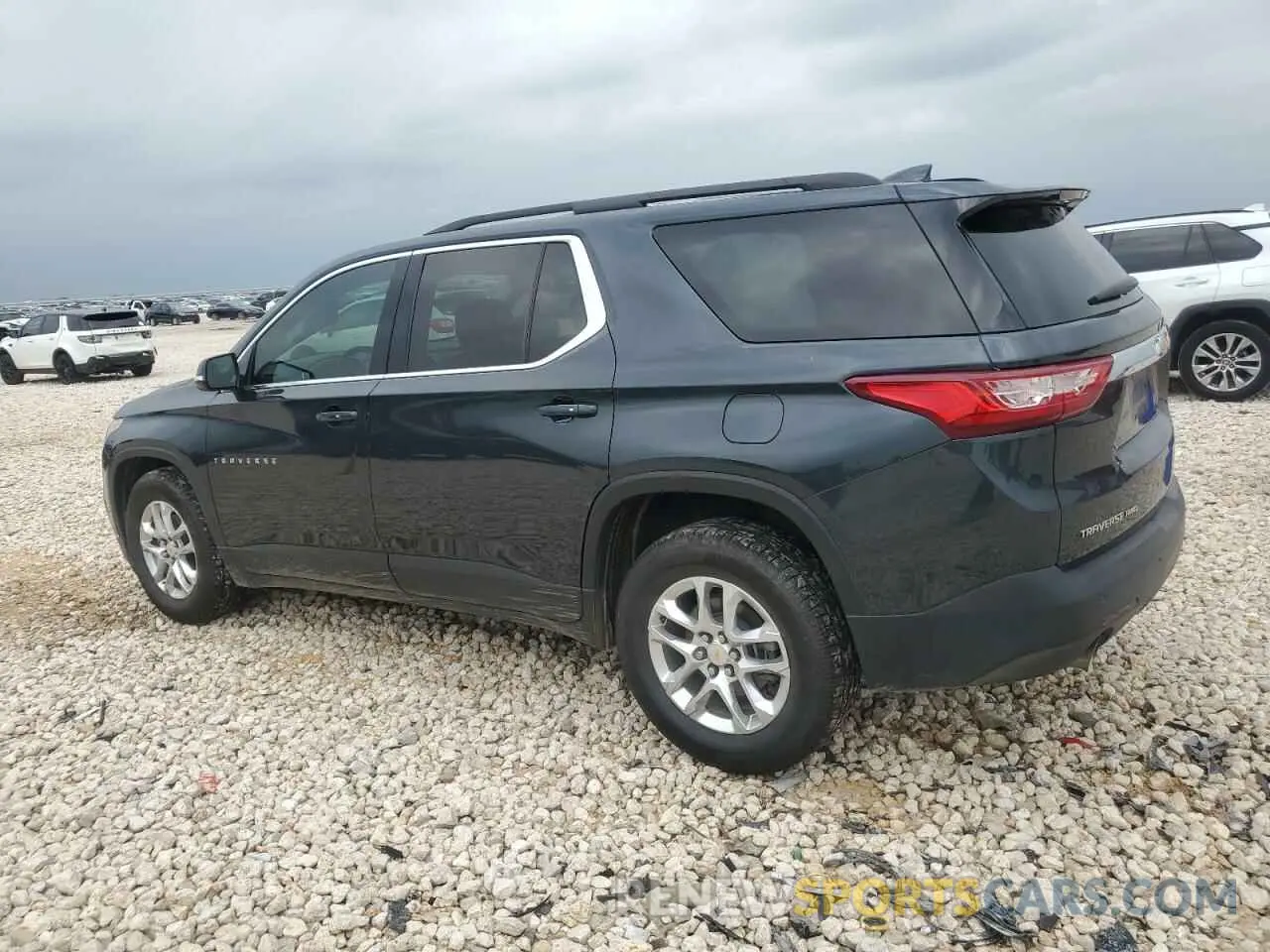 2 fotografías del automóvil dañado 1GNEVGKW9KJ281947 CHEVROLET TRAVERSE 2019