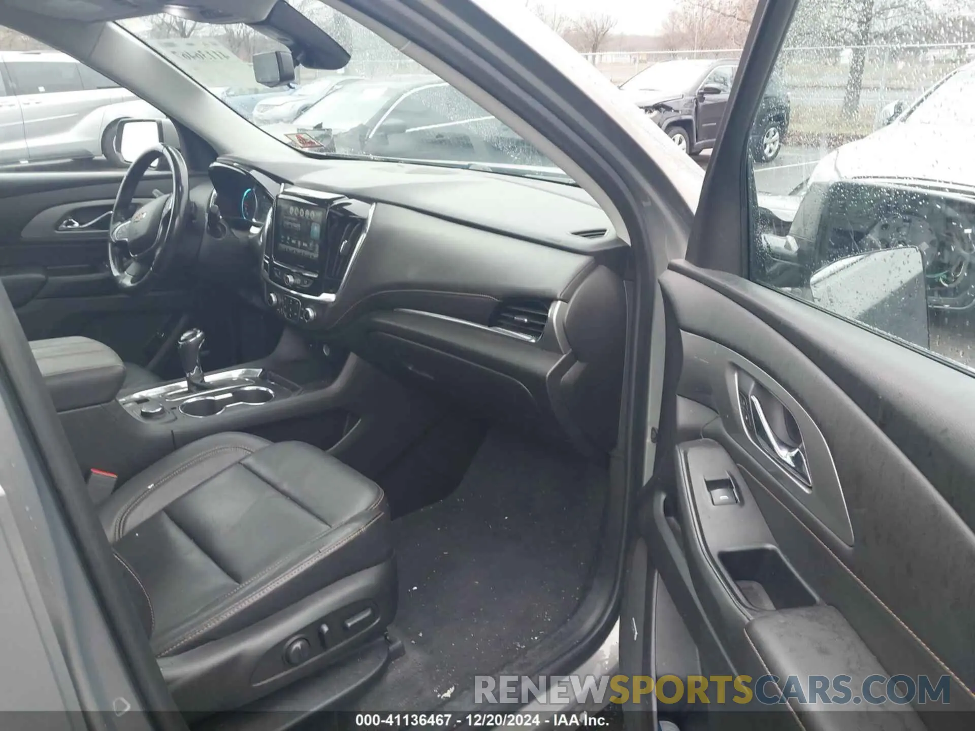 5 fotografías del automóvil dañado 1GNEVHKW1KJ155412 CHEVROLET TRAVERSE 2019