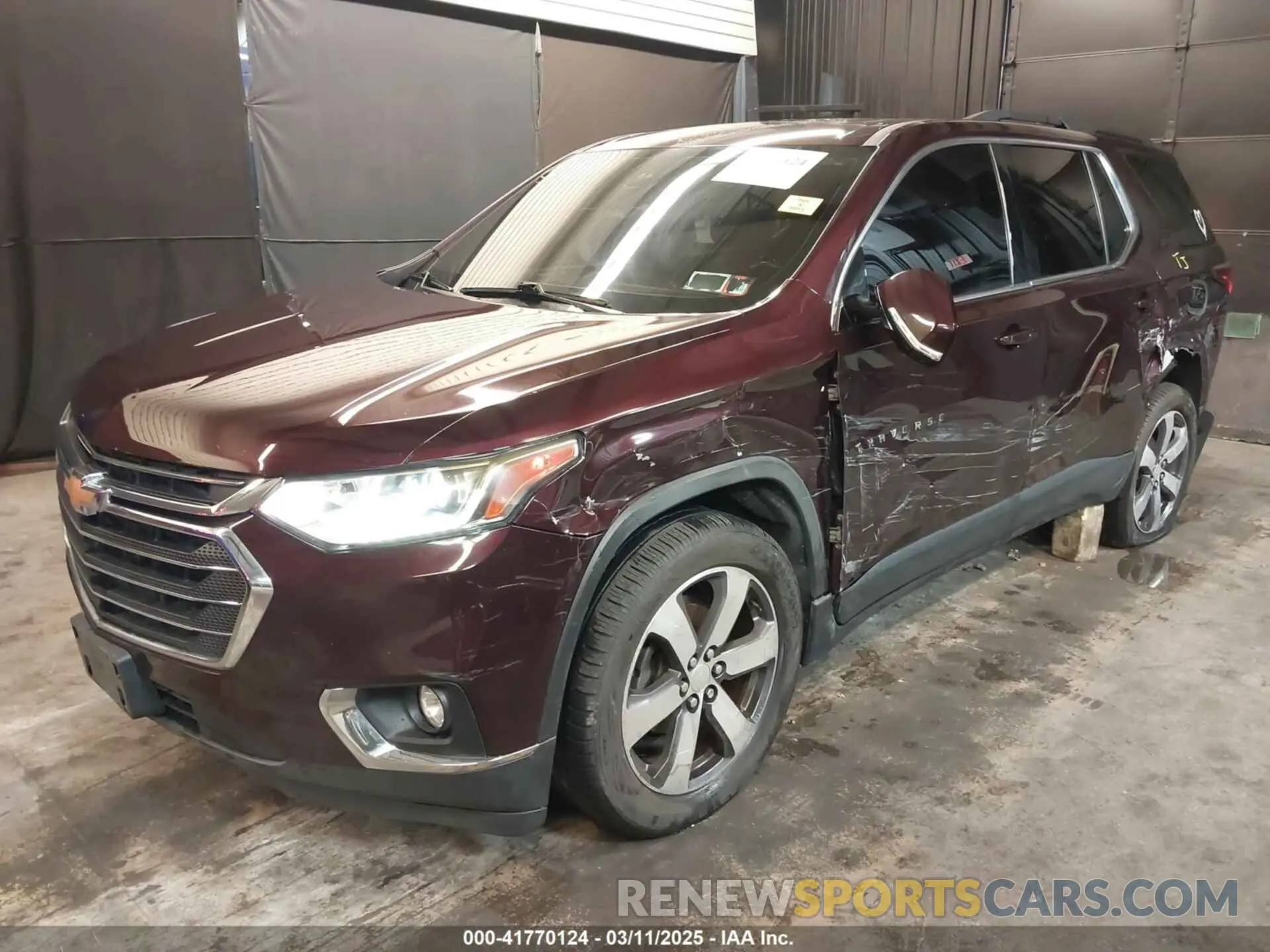 2 fotografías del automóvil dañado 1GNEVHKW1KJ192850 CHEVROLET TRAVERSE 2019