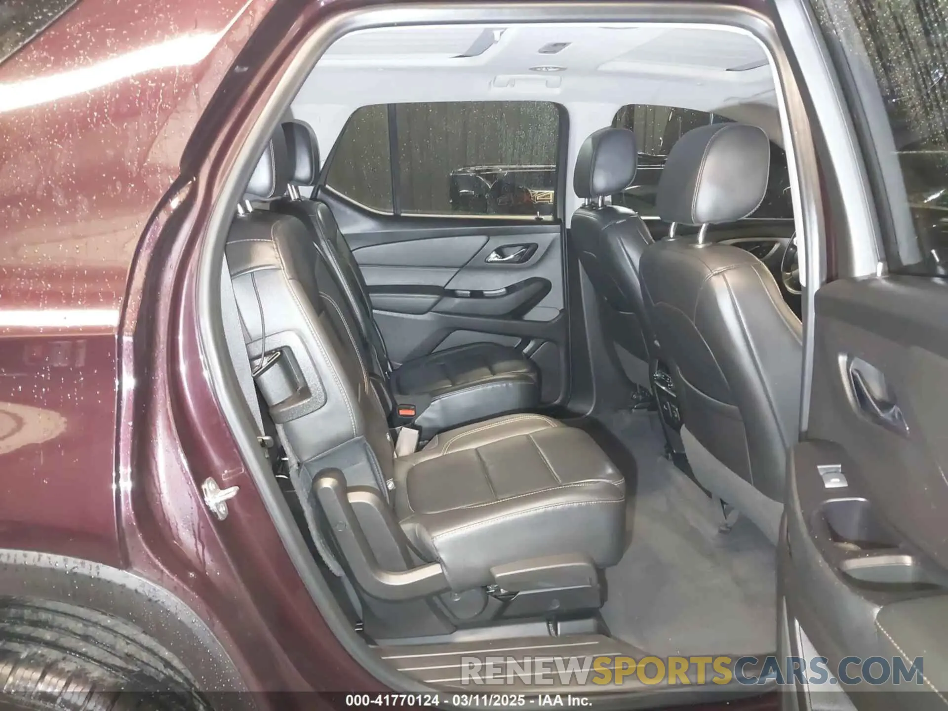 8 fotografías del automóvil dañado 1GNEVHKW1KJ192850 CHEVROLET TRAVERSE 2019