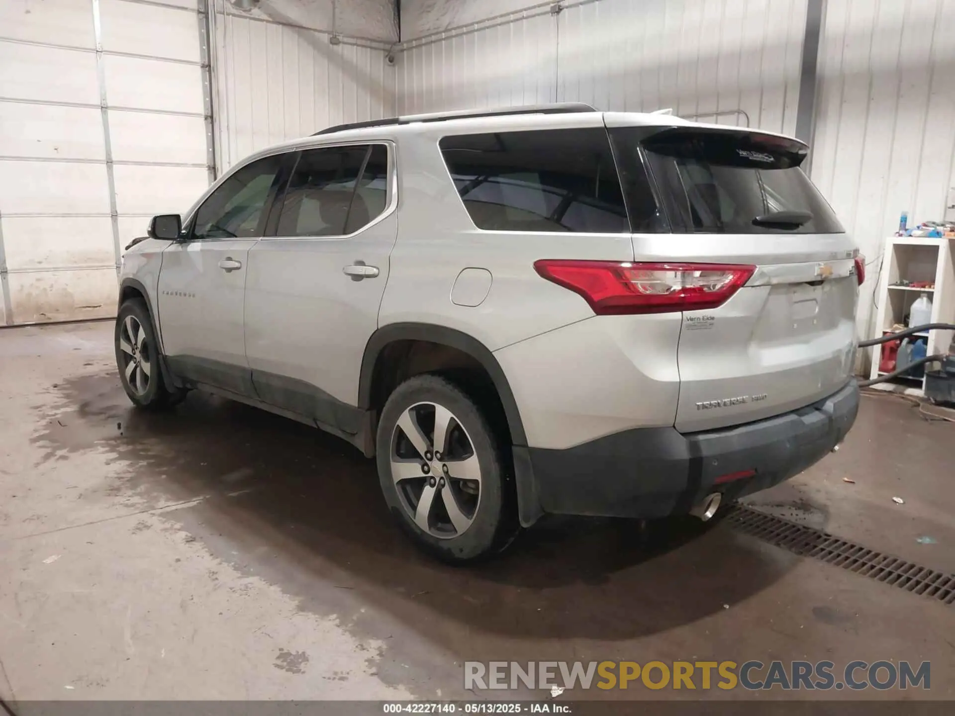 3 fotografías del automóvil dañado 1GNEVHKW2KJ172395 CHEVROLET TRAVERSE 2019