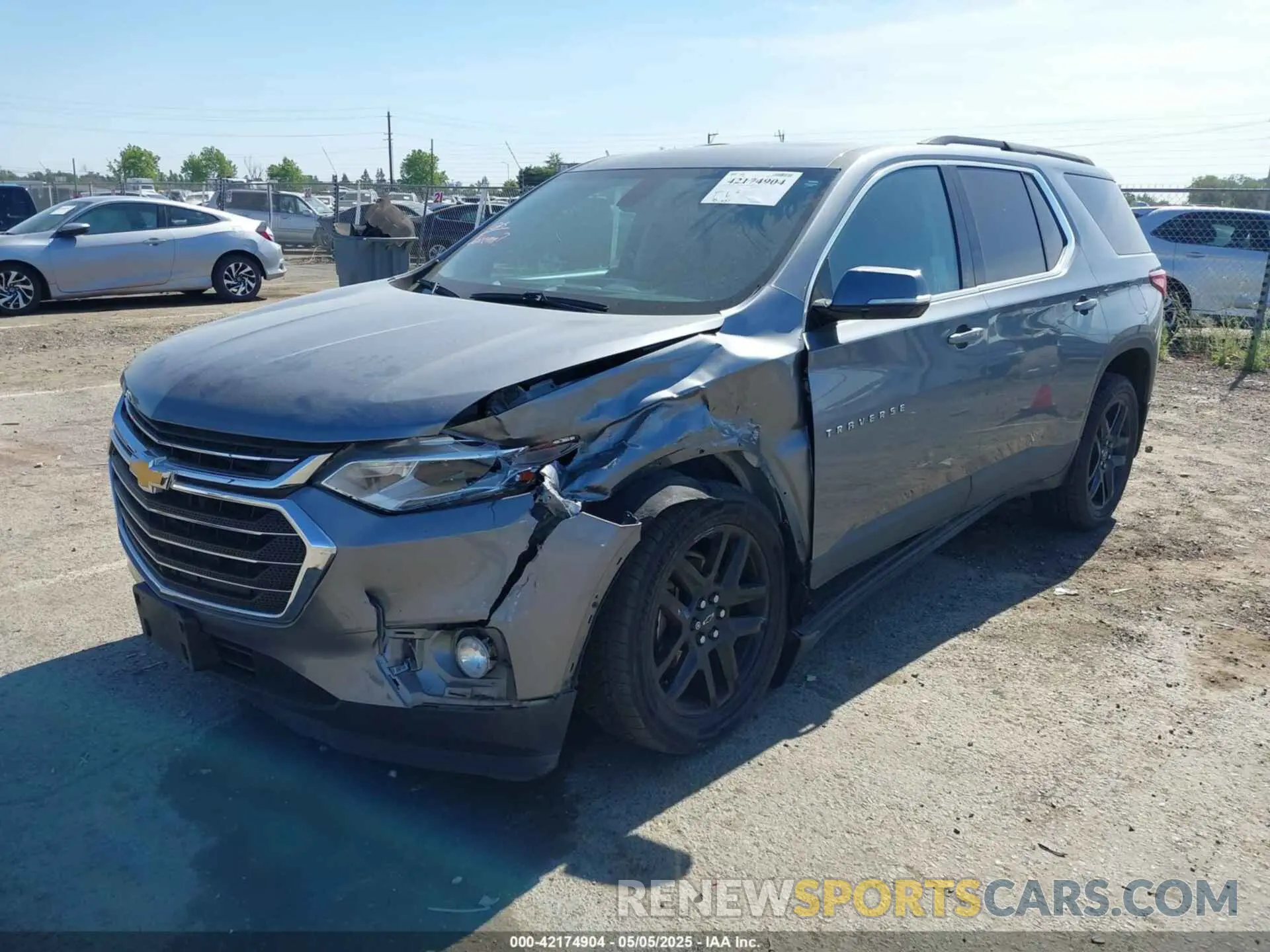 2 fotografías del automóvil dañado 1GNEVHKW2KJ193540 CHEVROLET TRAVERSE 2019