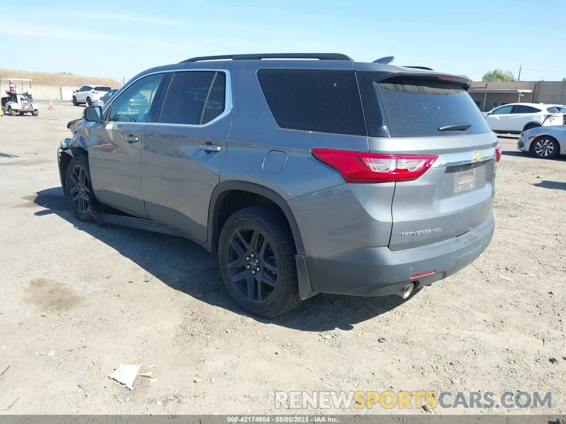 3 fotografías del automóvil dañado 1GNEVHKW2KJ193540 CHEVROLET TRAVERSE 2019