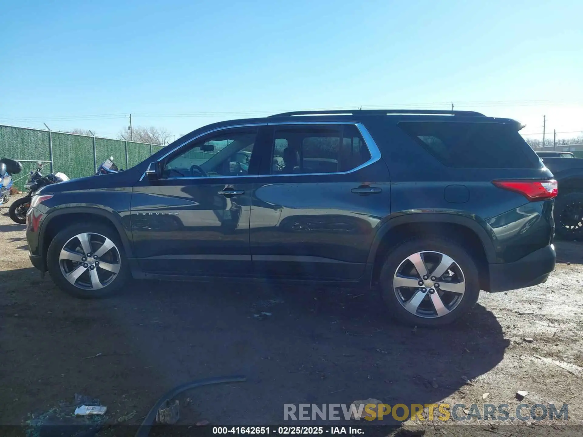 15 fotografías del automóvil dañado 1GNEVHKW3KJ185754 CHEVROLET TRAVERSE 2019