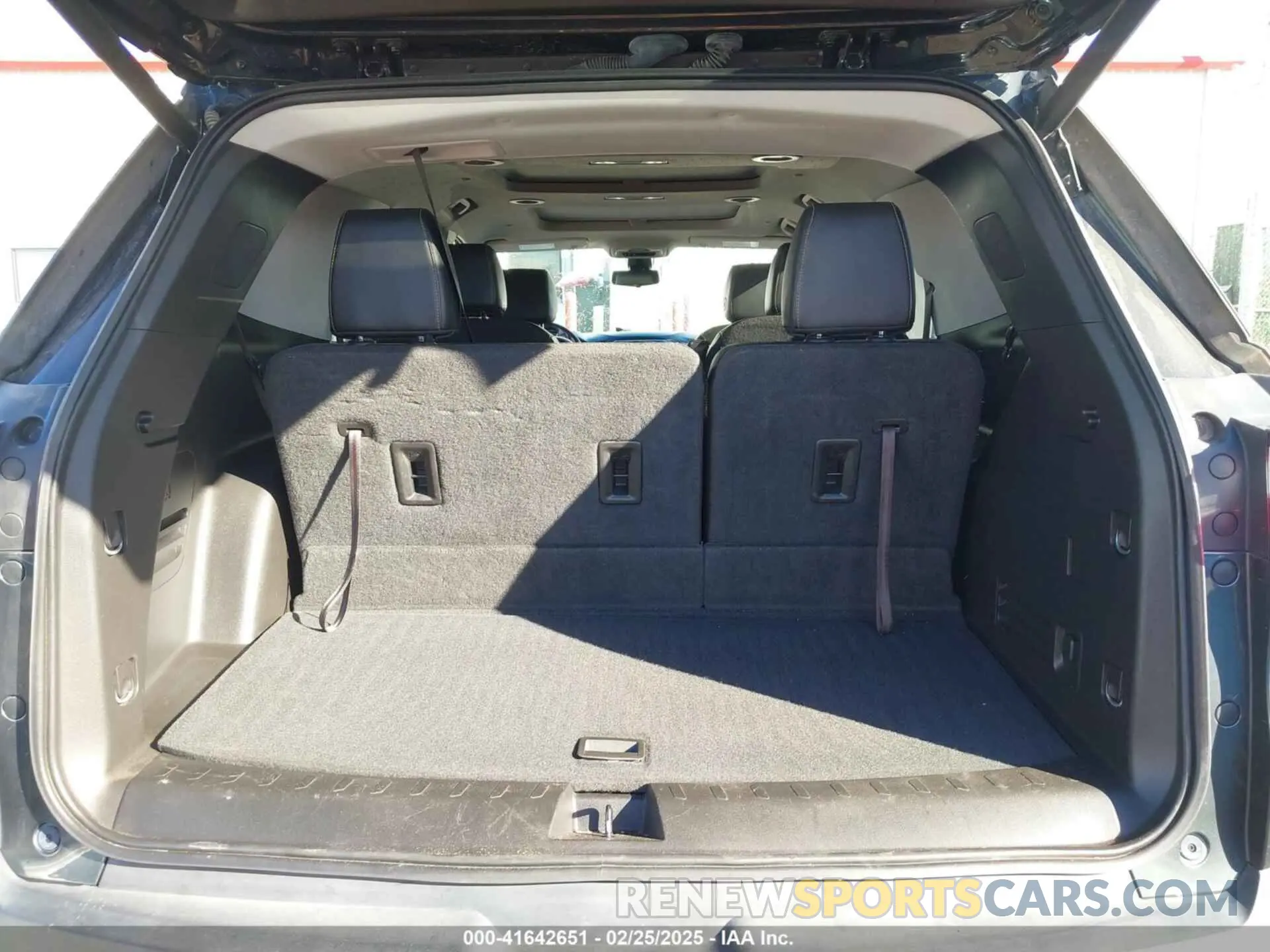 17 fotografías del automóvil dañado 1GNEVHKW3KJ185754 CHEVROLET TRAVERSE 2019